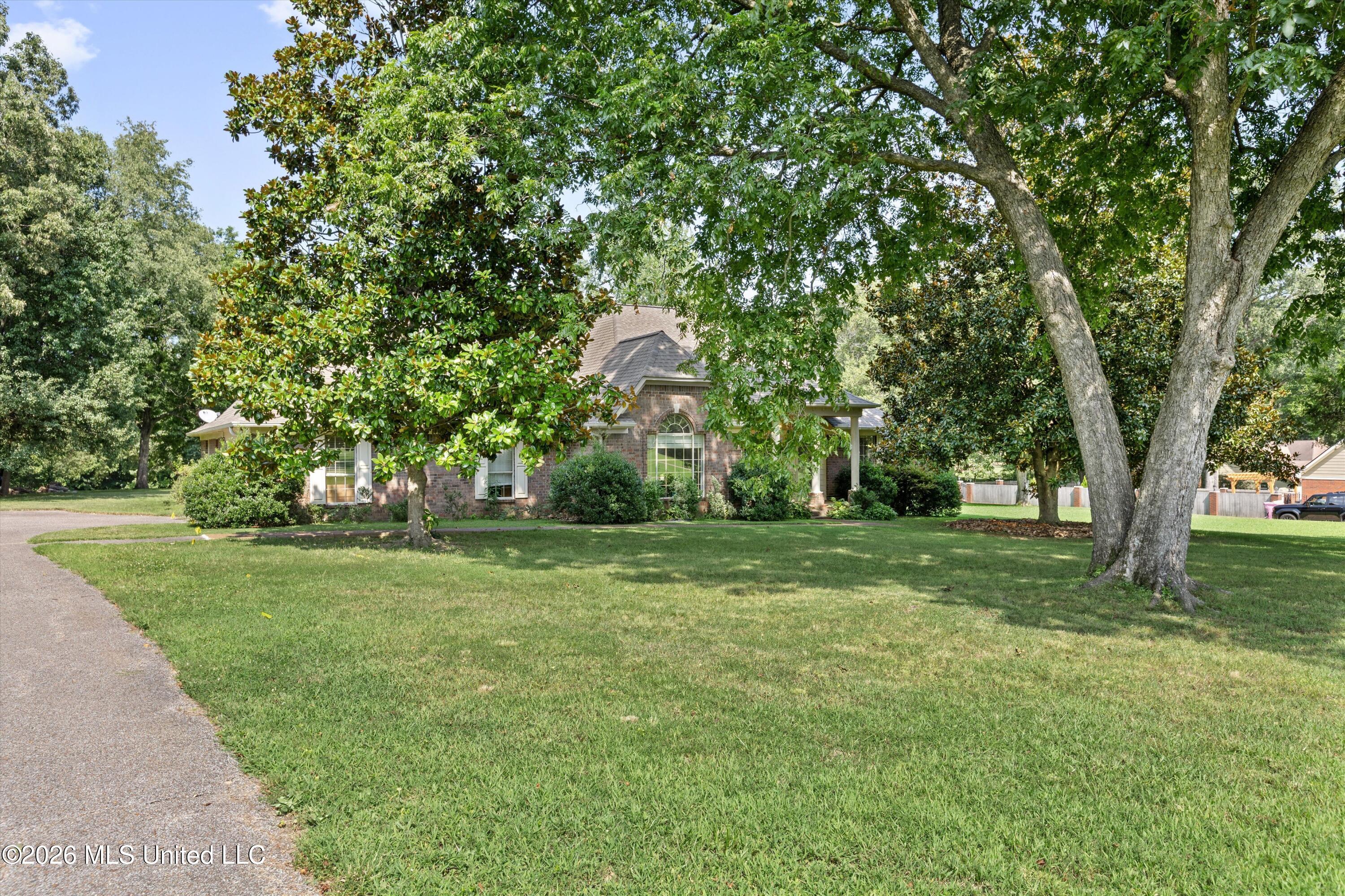 3810 Meadow Creek Drive Property Photo 3