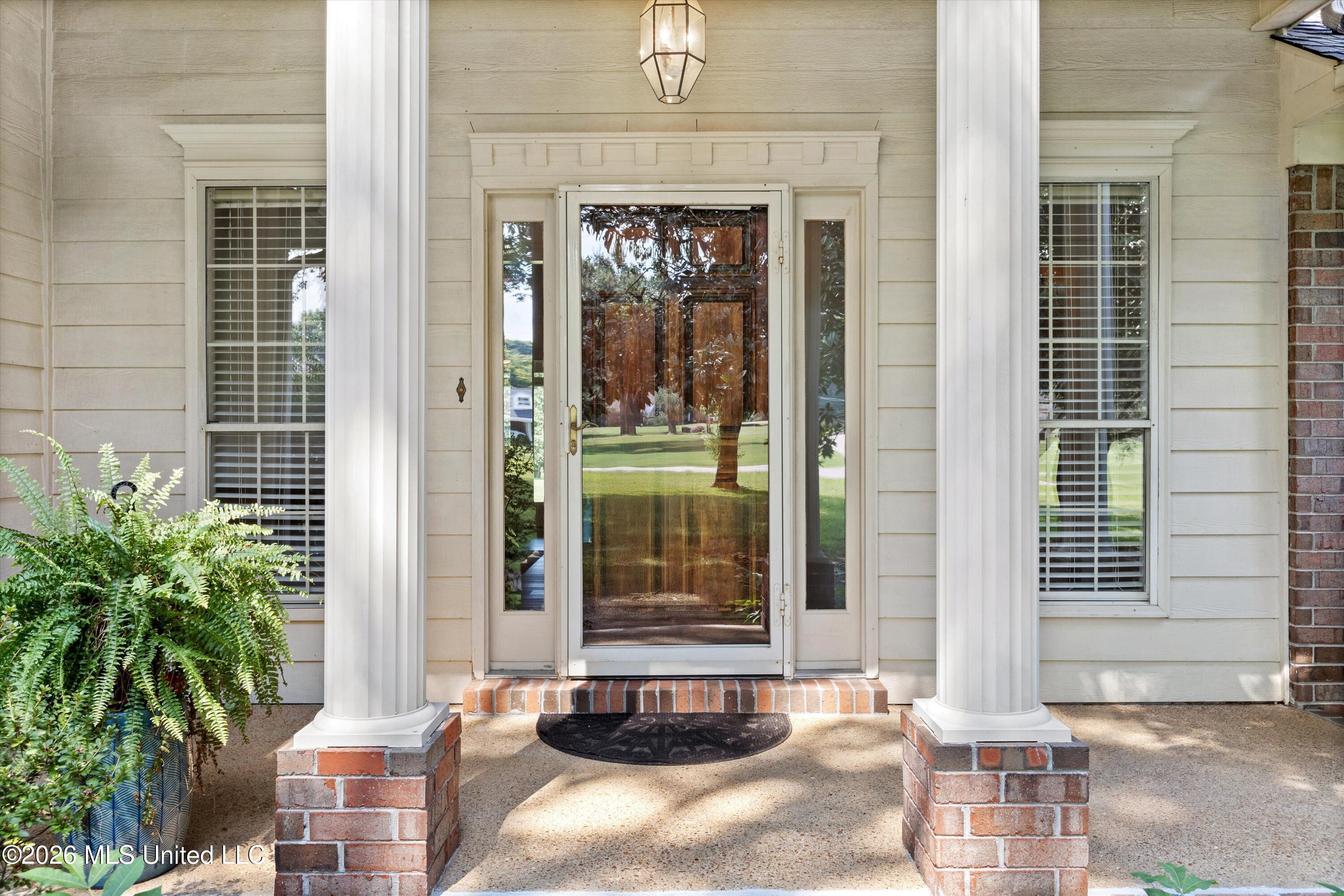 3810 Meadow Creek Drive Property Photo 4
