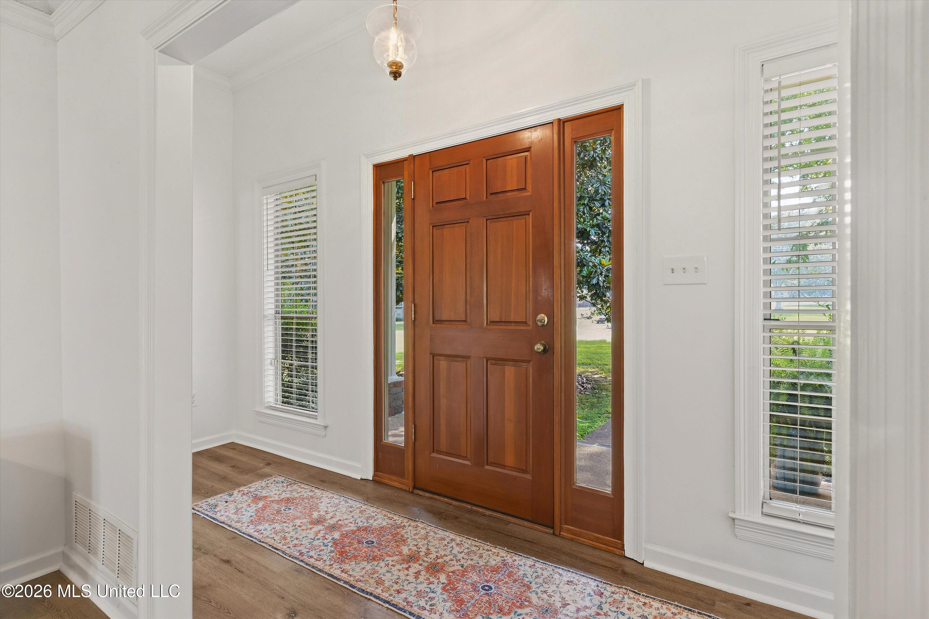3810 Meadow Creek Drive Property Photo 6
