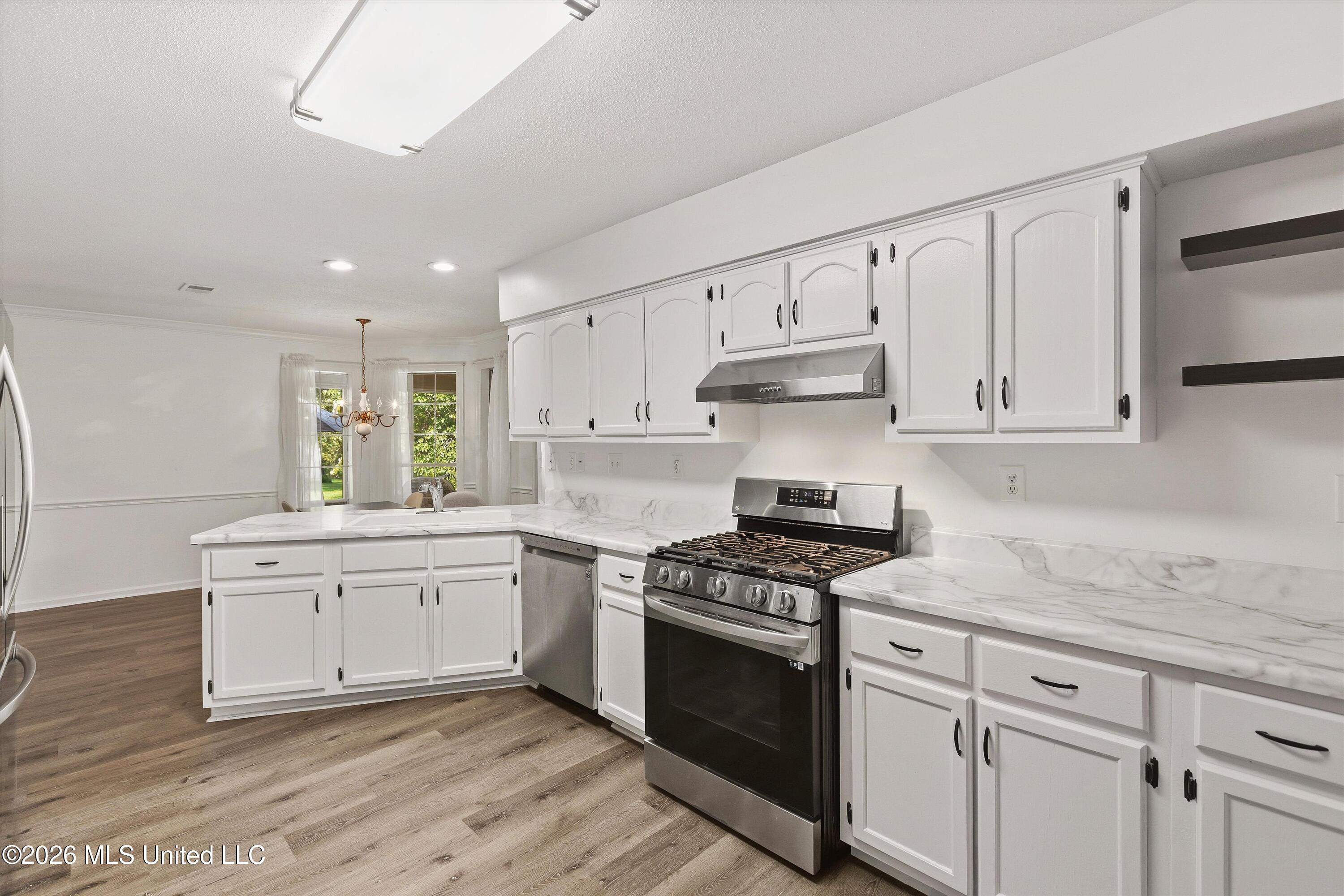 3810 Meadow Creek Drive Property Photo 13