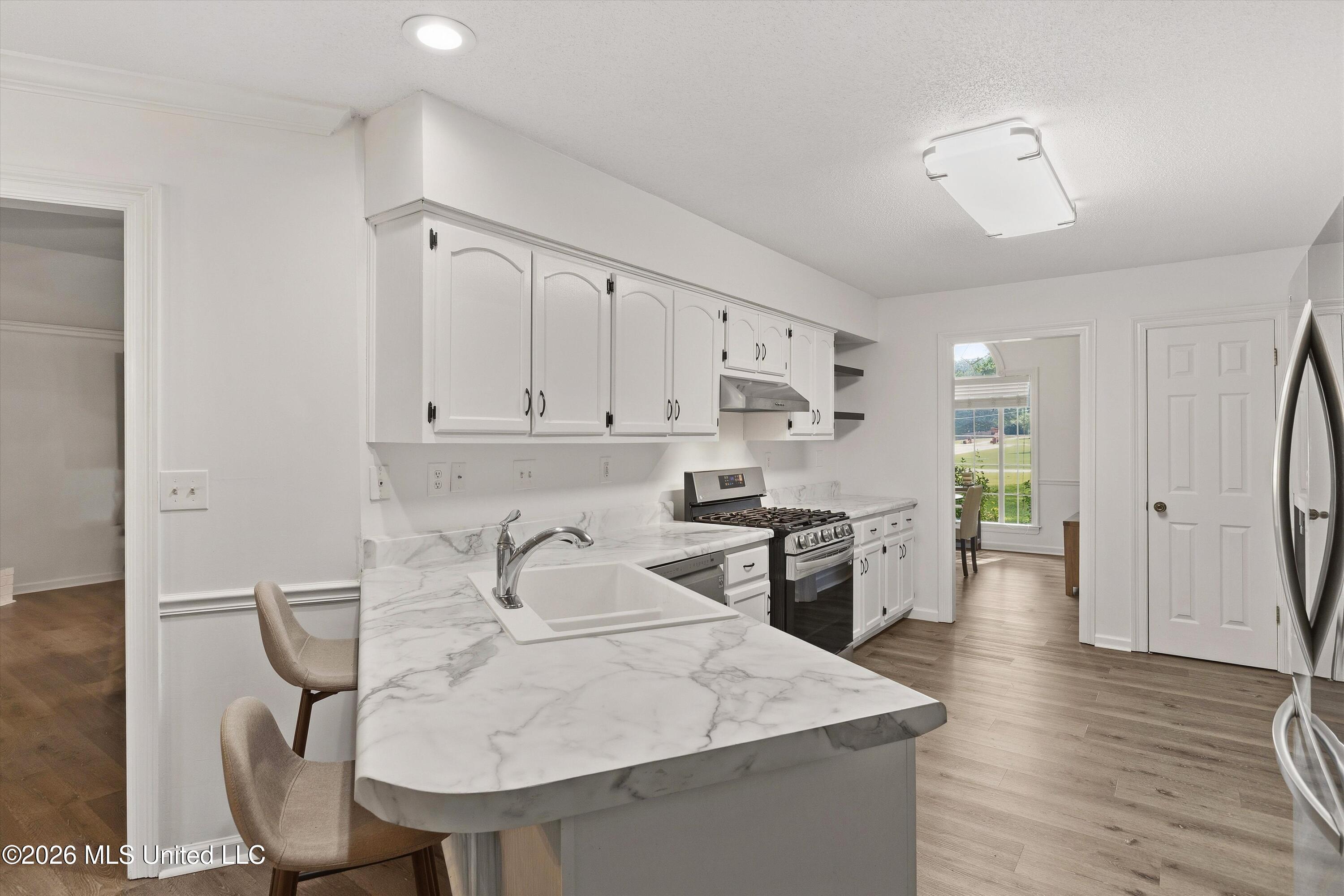 3810 Meadow Creek Drive Property Photo 15