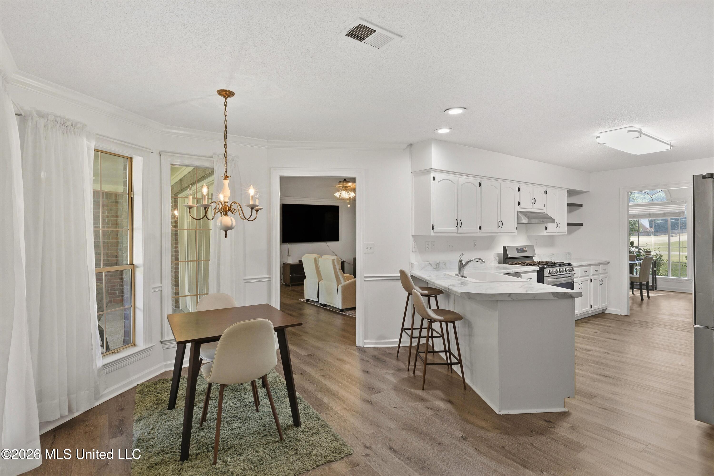 3810 Meadow Creek Drive Property Photo 17