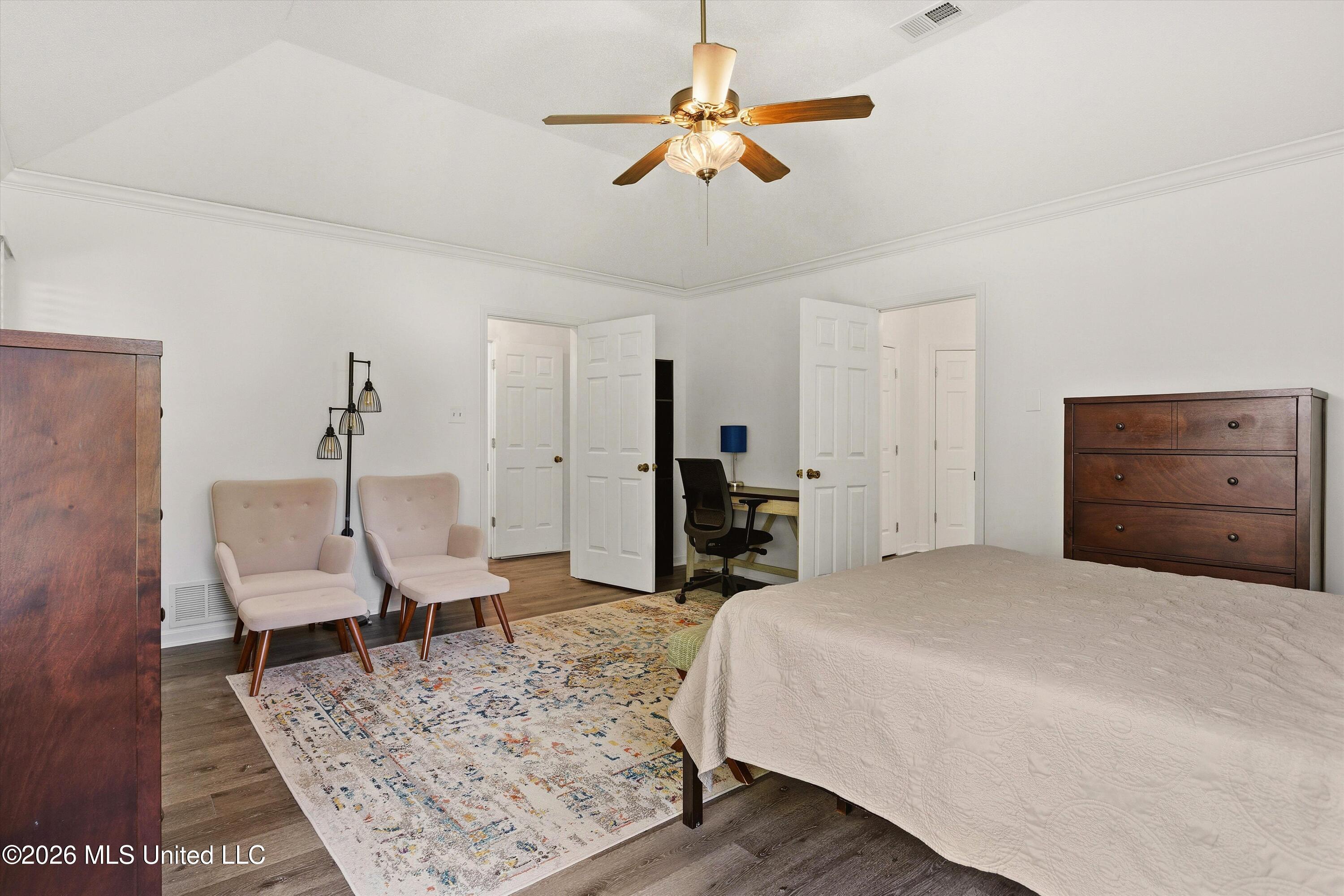 3810 Meadow Creek Drive Property Photo 19