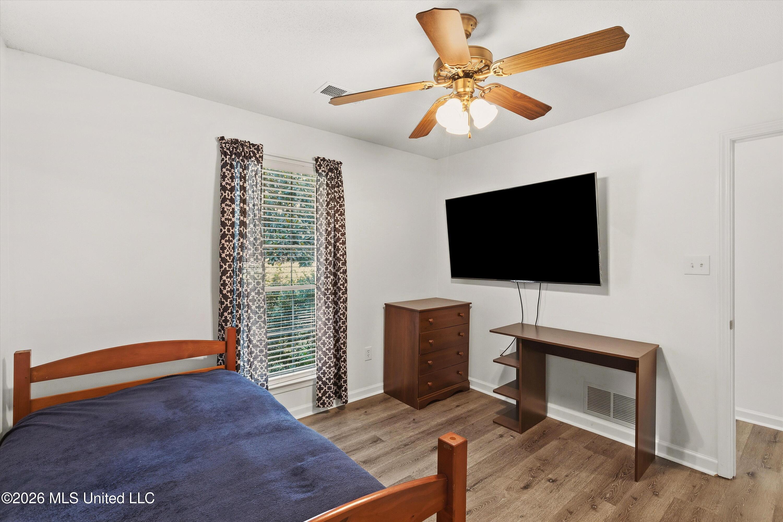 3810 Meadow Creek Drive Property Photo 24