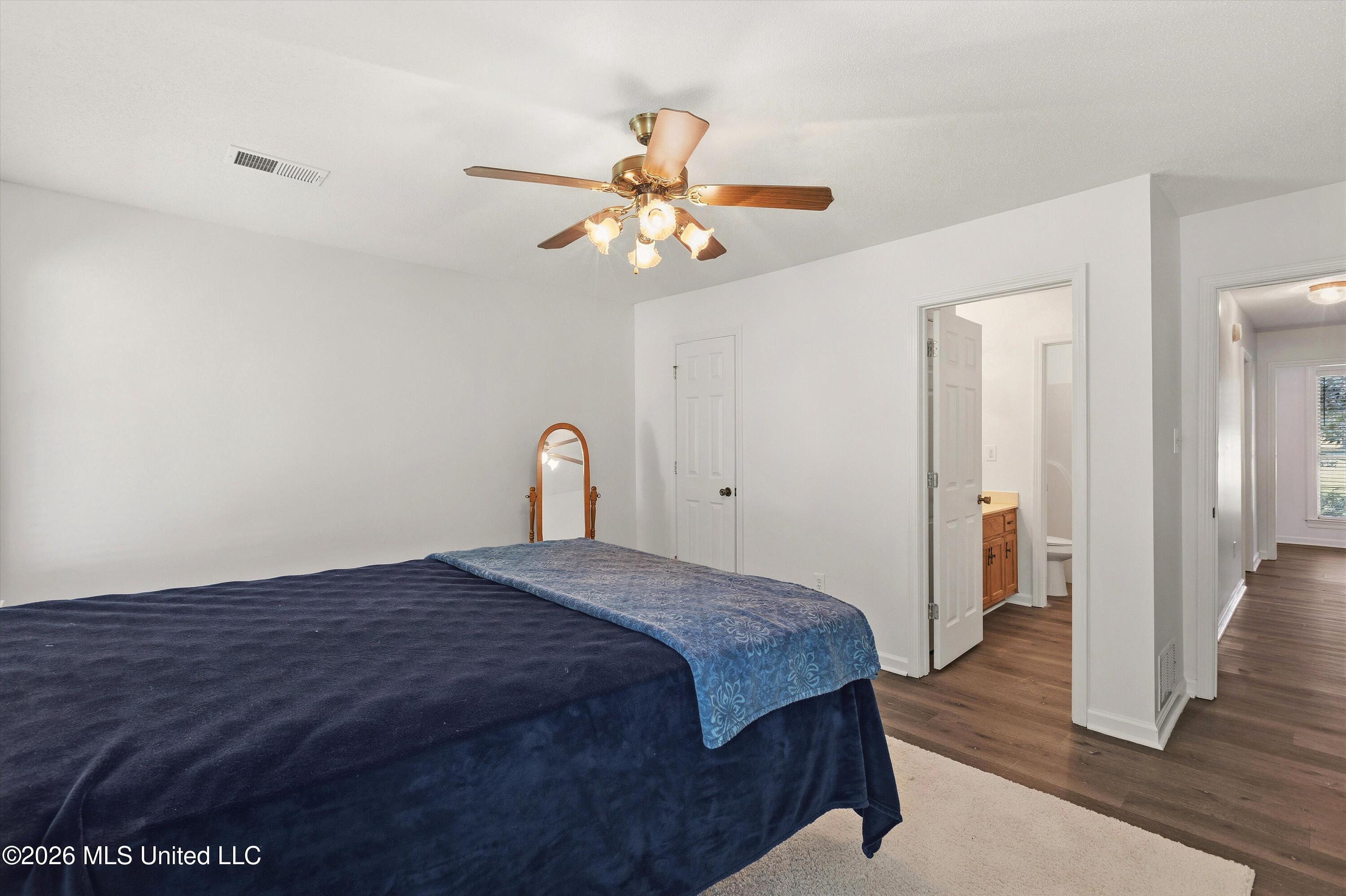 3810 Meadow Creek Drive Property Photo 26