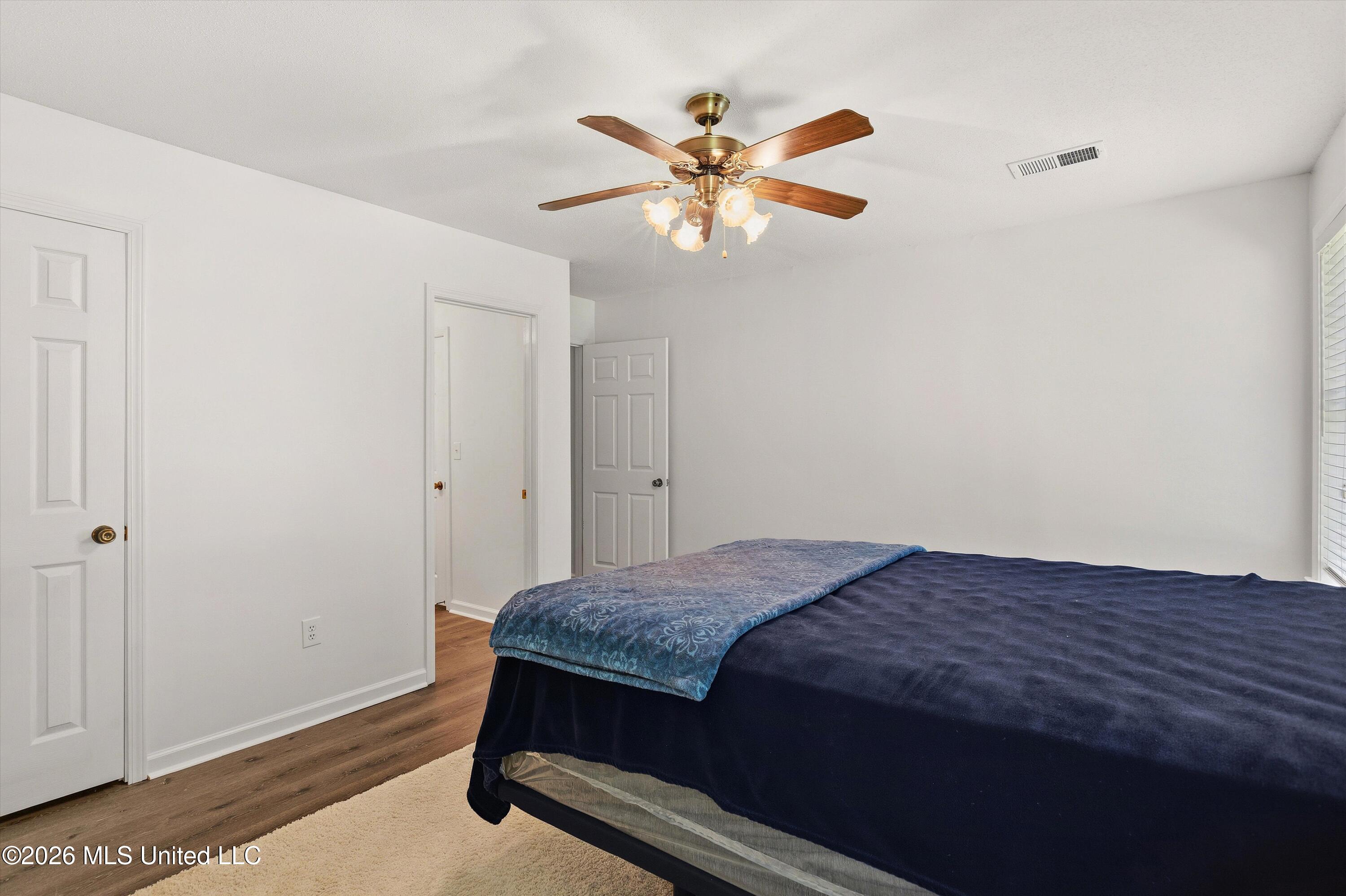 3810 Meadow Creek Drive Property Photo 27