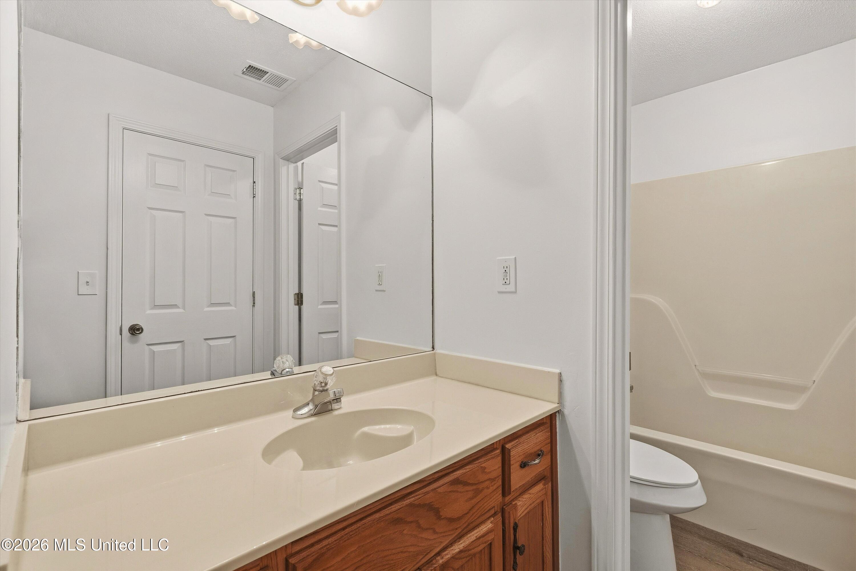 3810 Meadow Creek Drive Property Photo 28