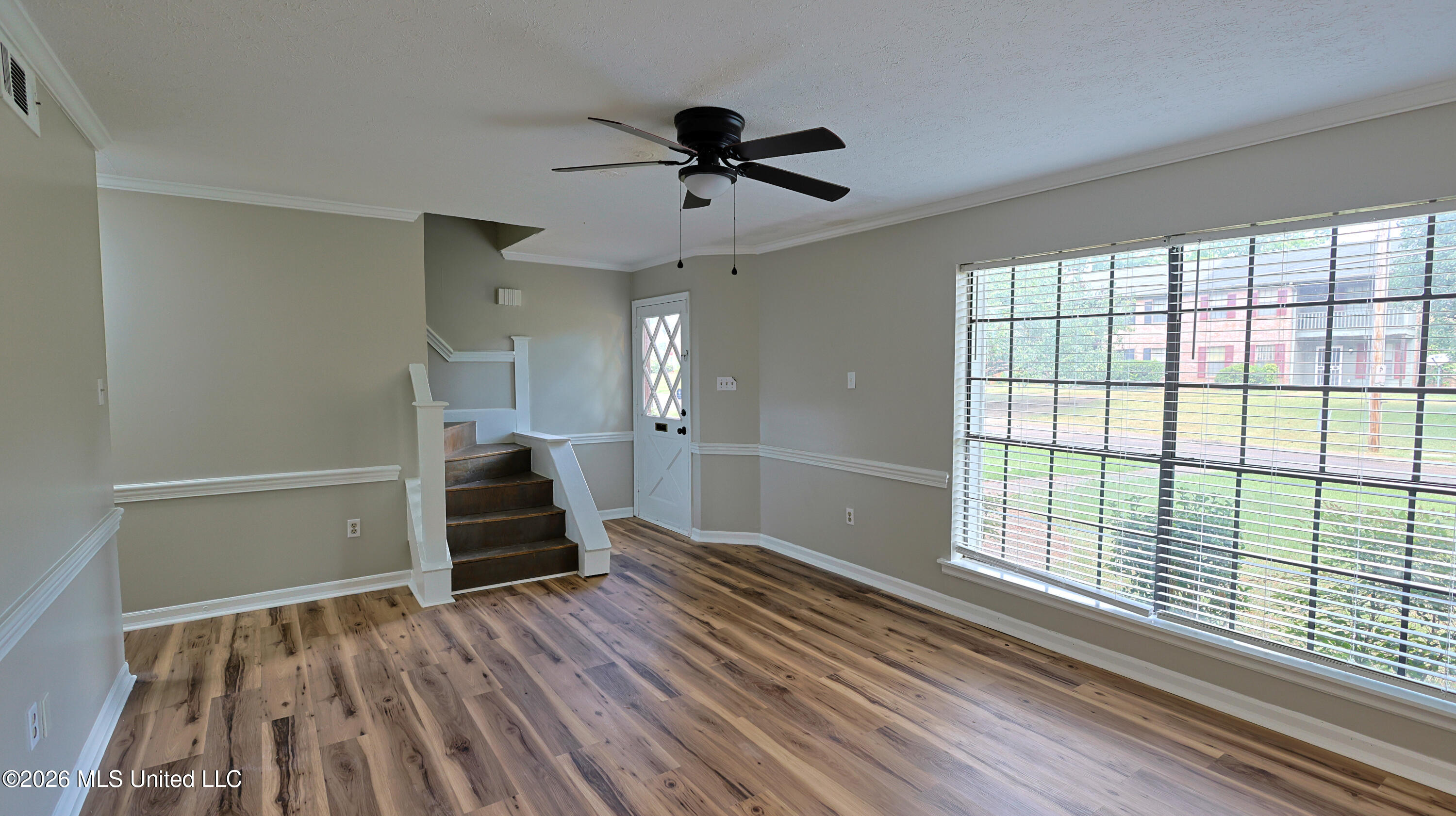 1121 Woodfield Drive Property Photo 6