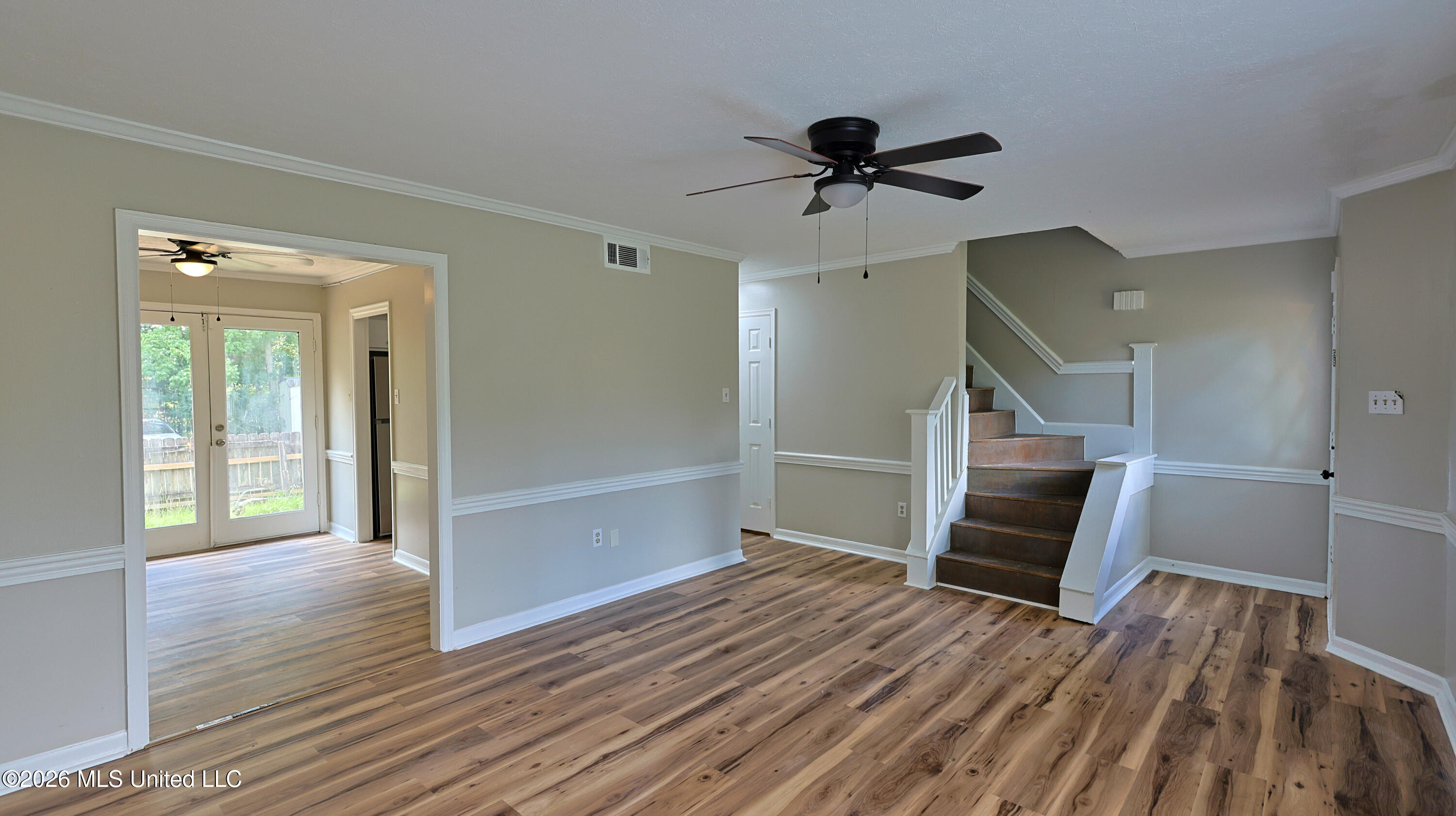1121 Woodfield Drive Property Photo 7
