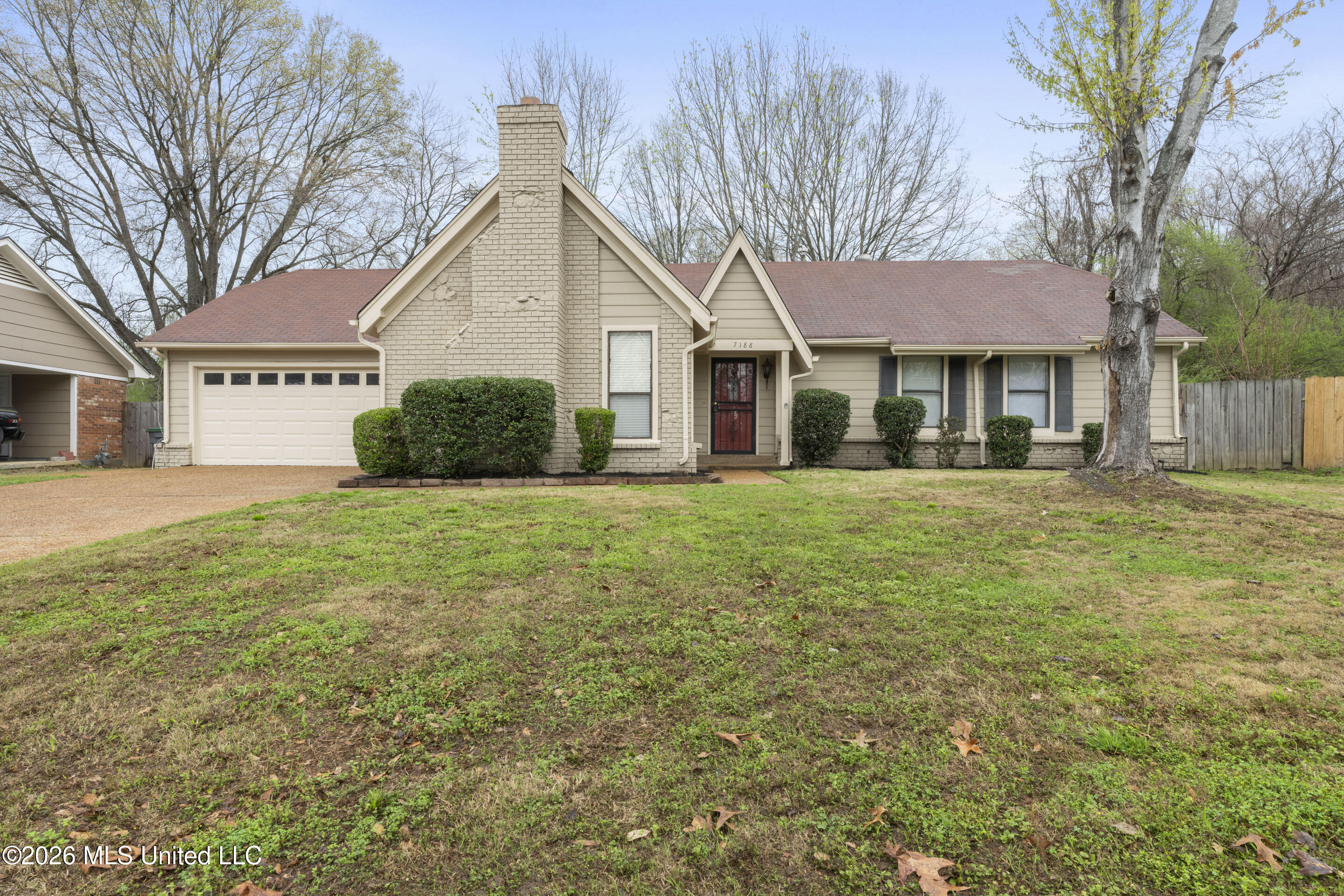 7188 Skidmore Cove Property Photo 1
