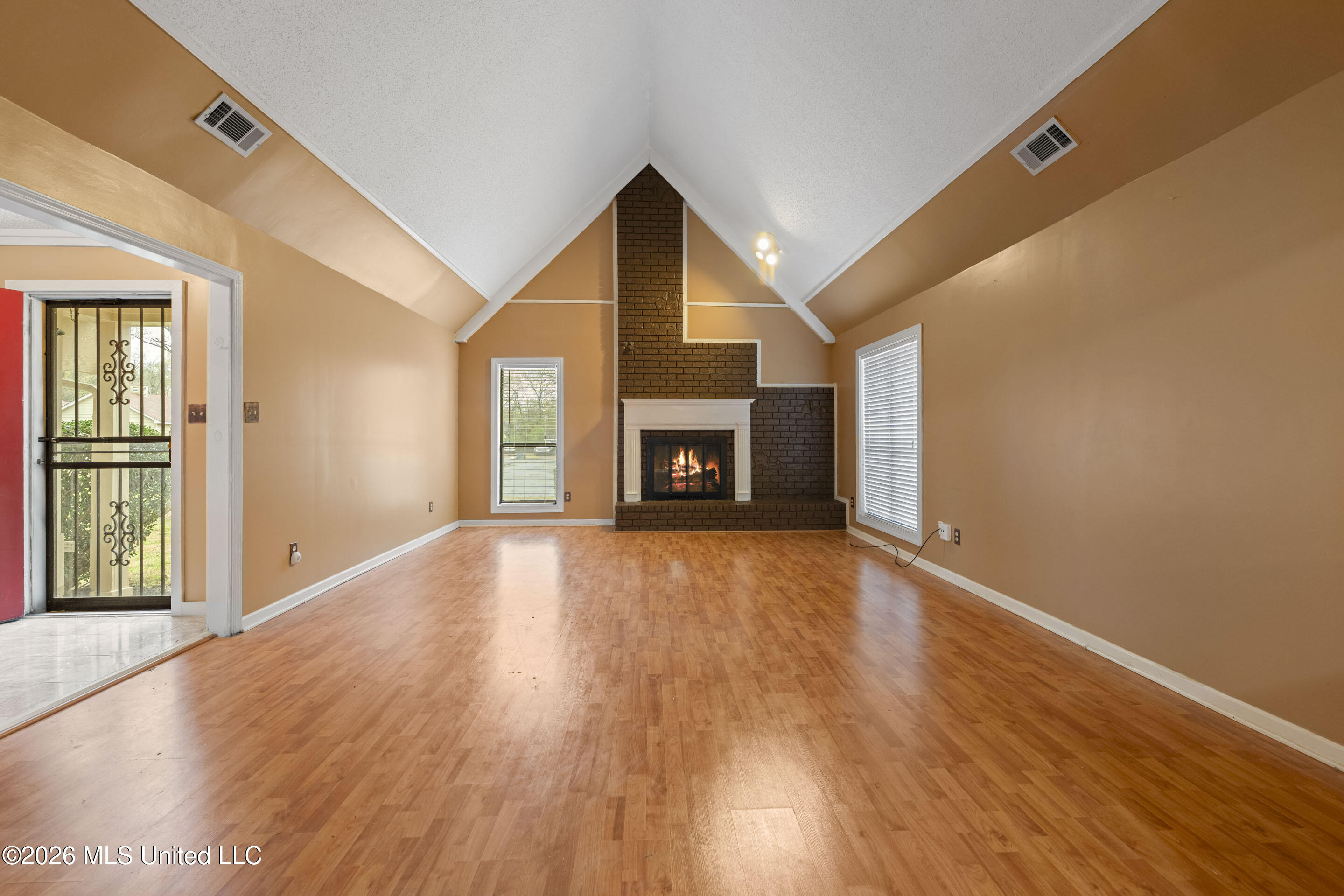 7188 Skidmore Cove Property Photo 4