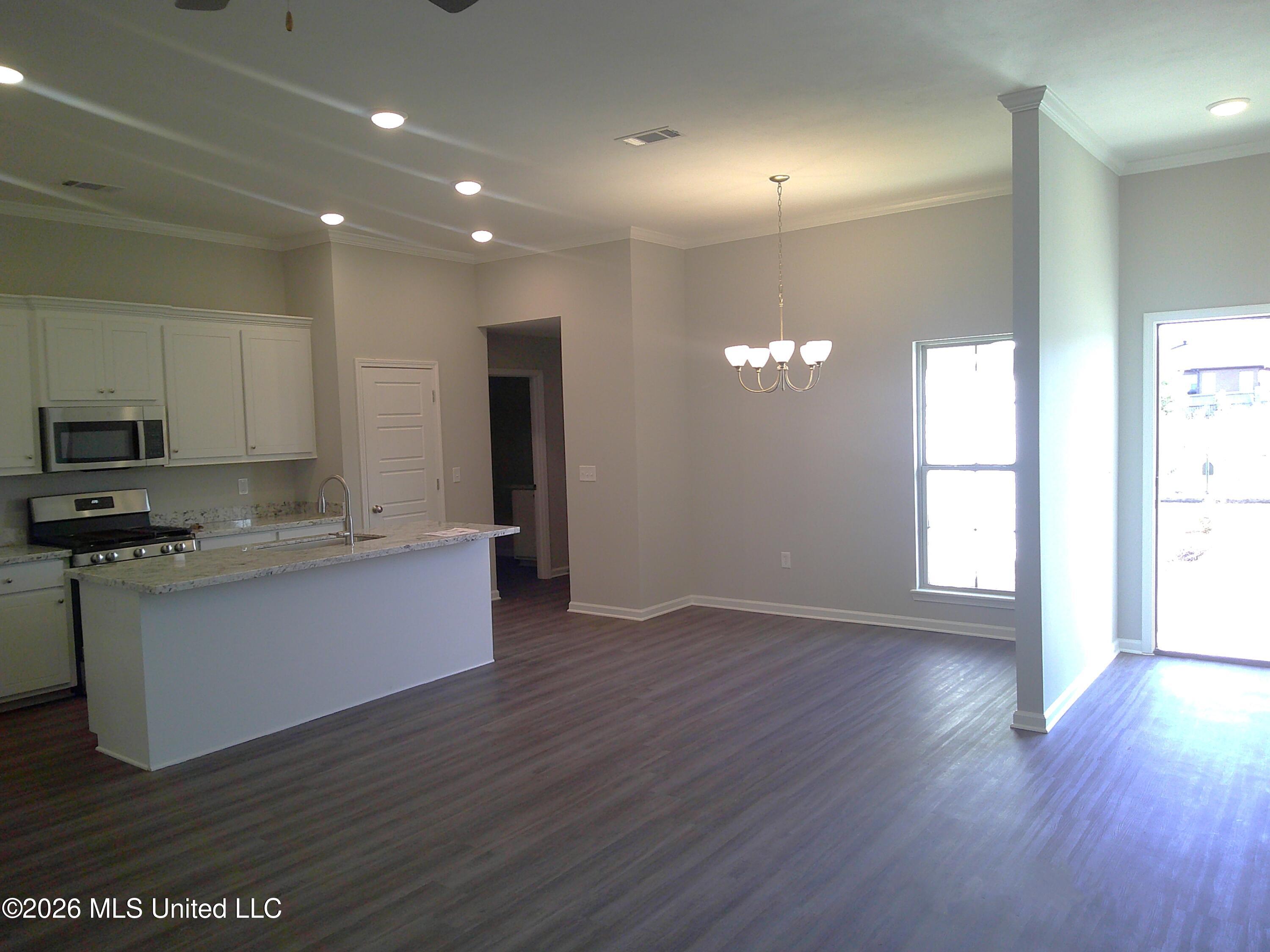 520 Stone Brook Place Property Photo 5