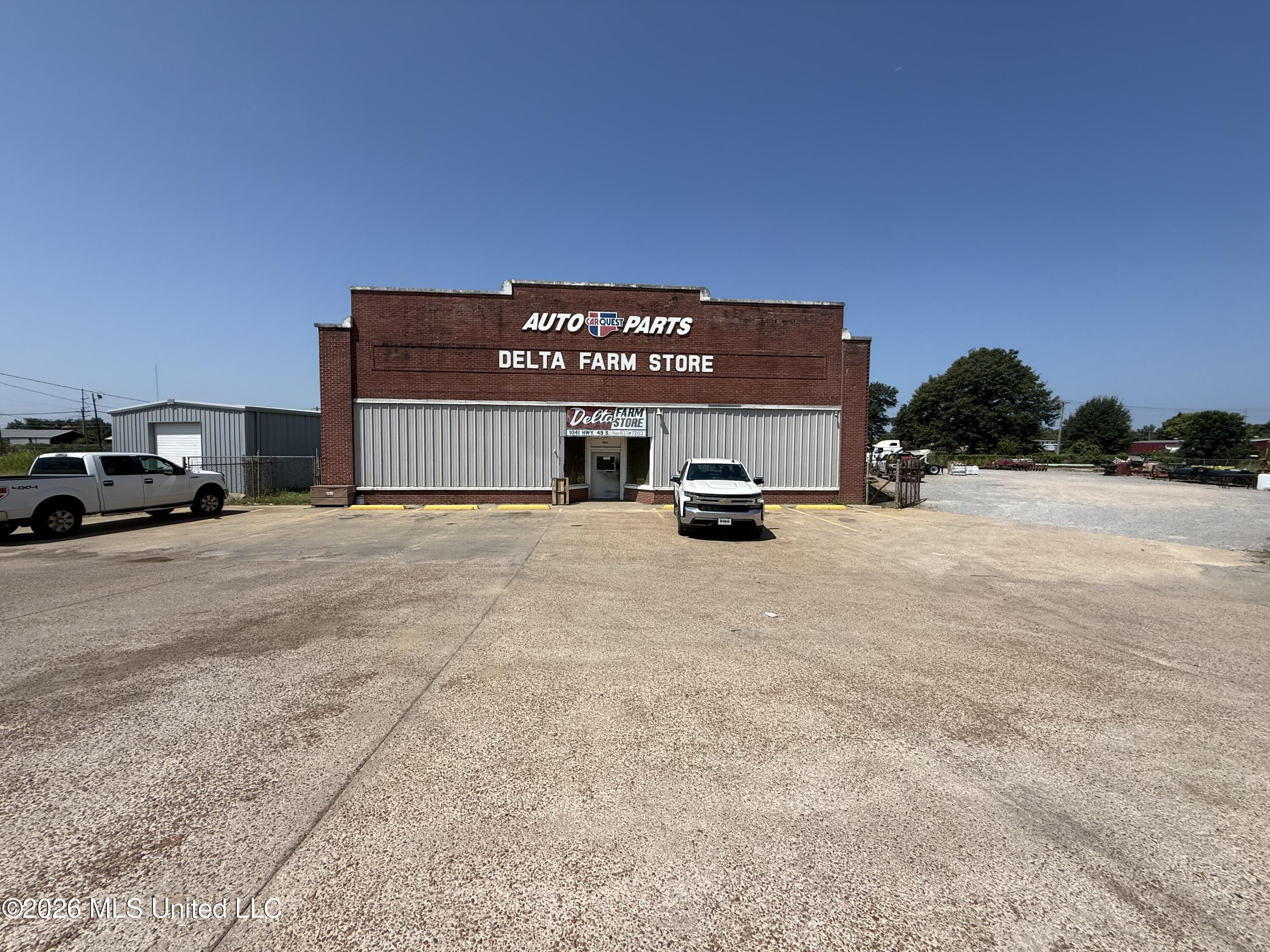 1041 Desoto Avenue Property Photo 1