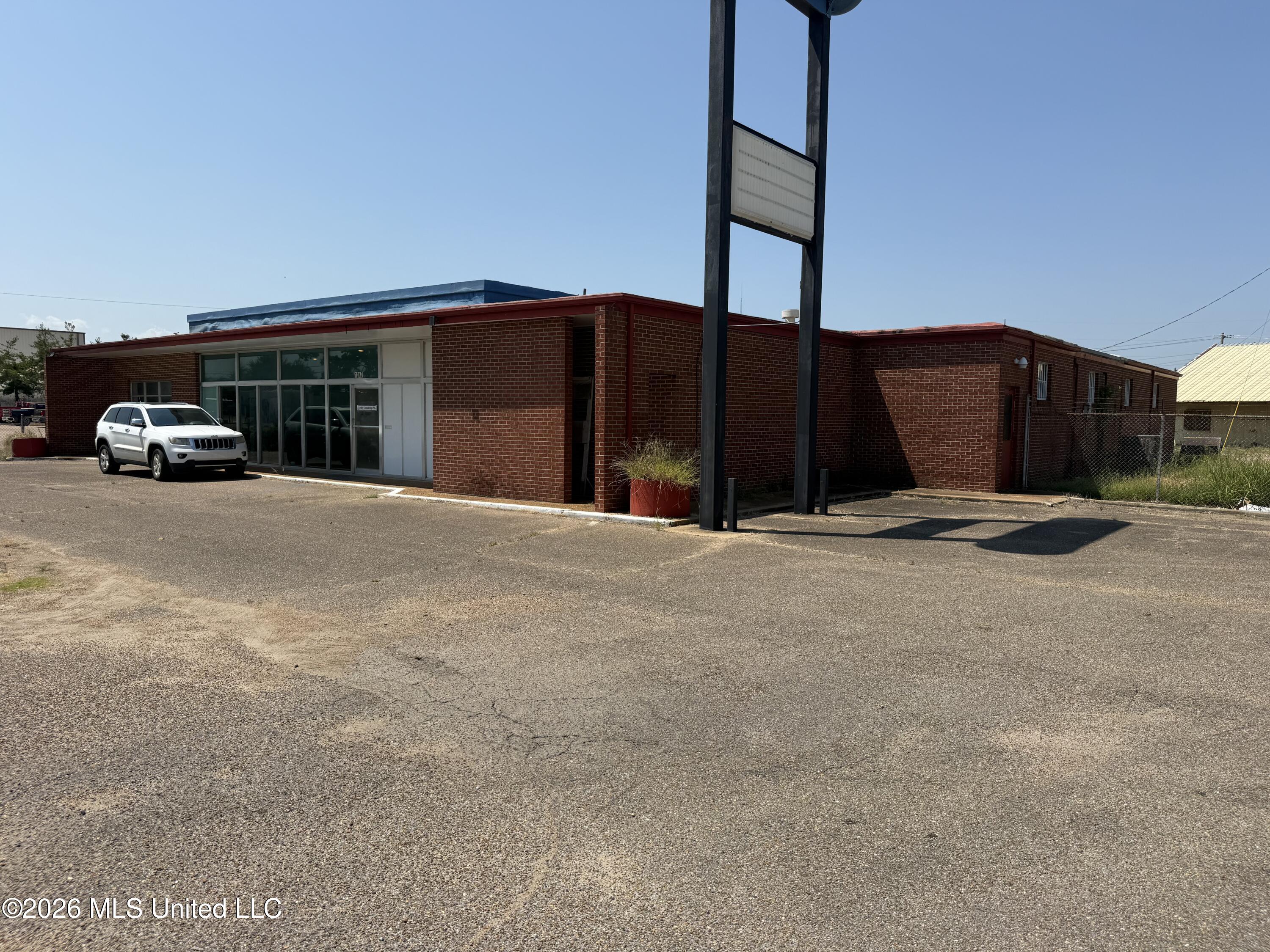 1041 Desoto Avenue Property Photo 11