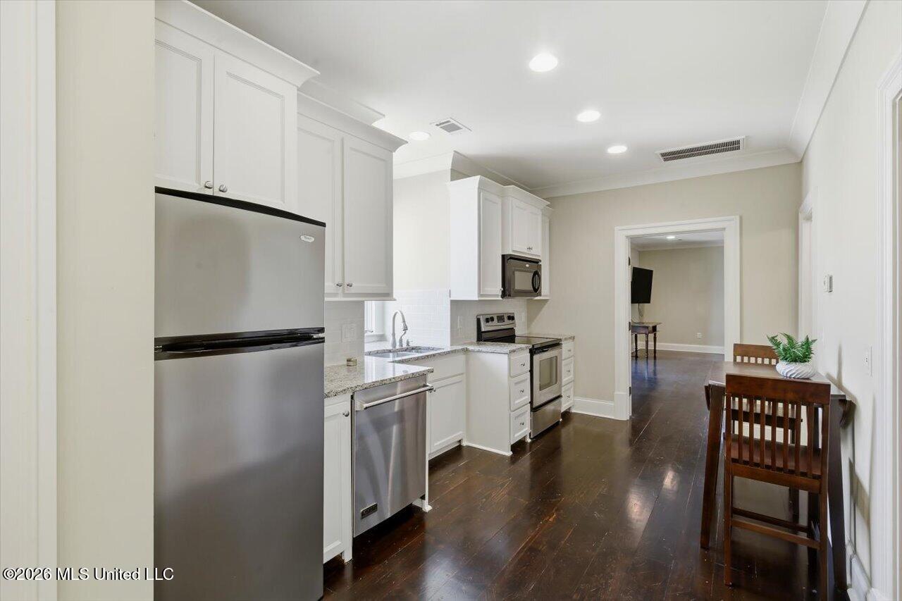110 W Florida Boulevard Property Photo 101