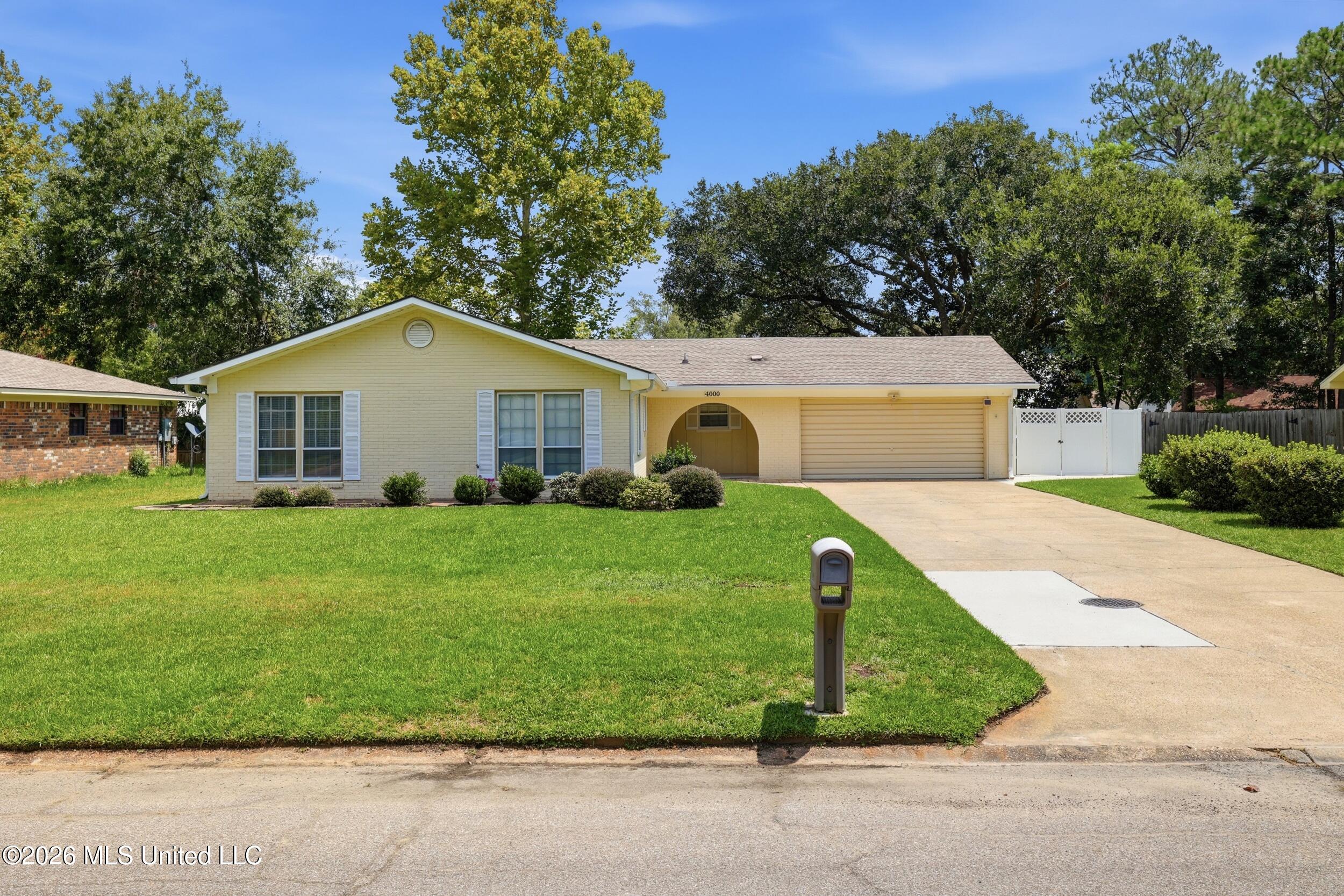 4000 Hillandale Drive Property Photo 2