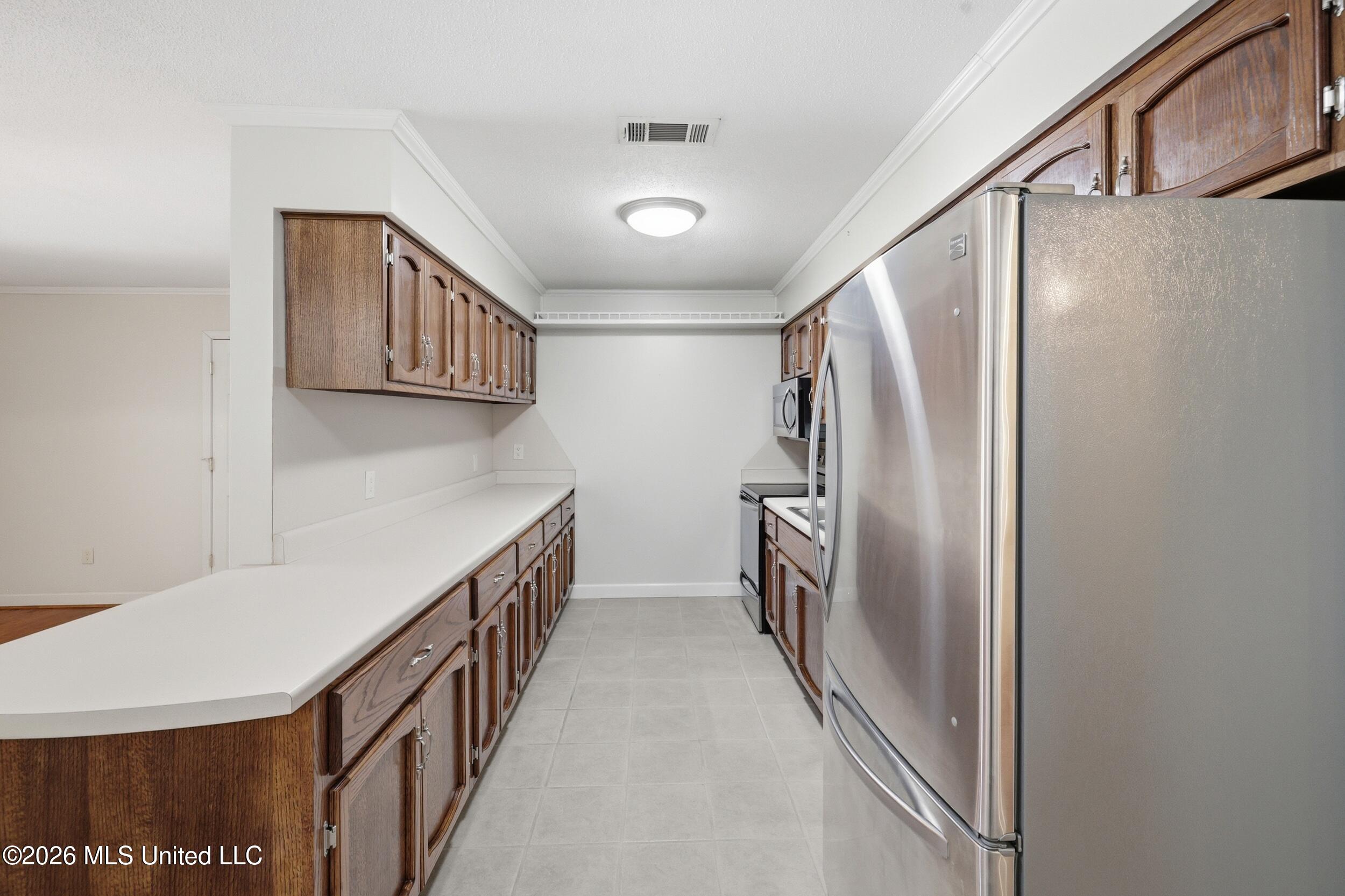 4000 Hillandale Drive Property Photo 6