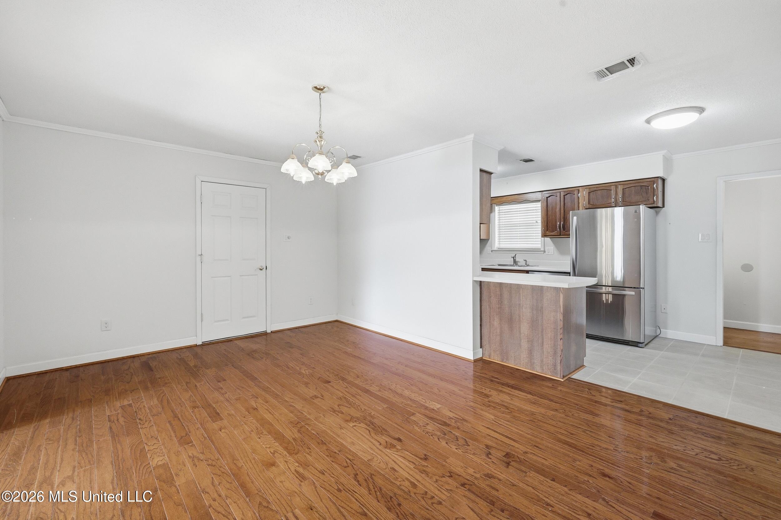 4000 Hillandale Drive Property Photo 10
