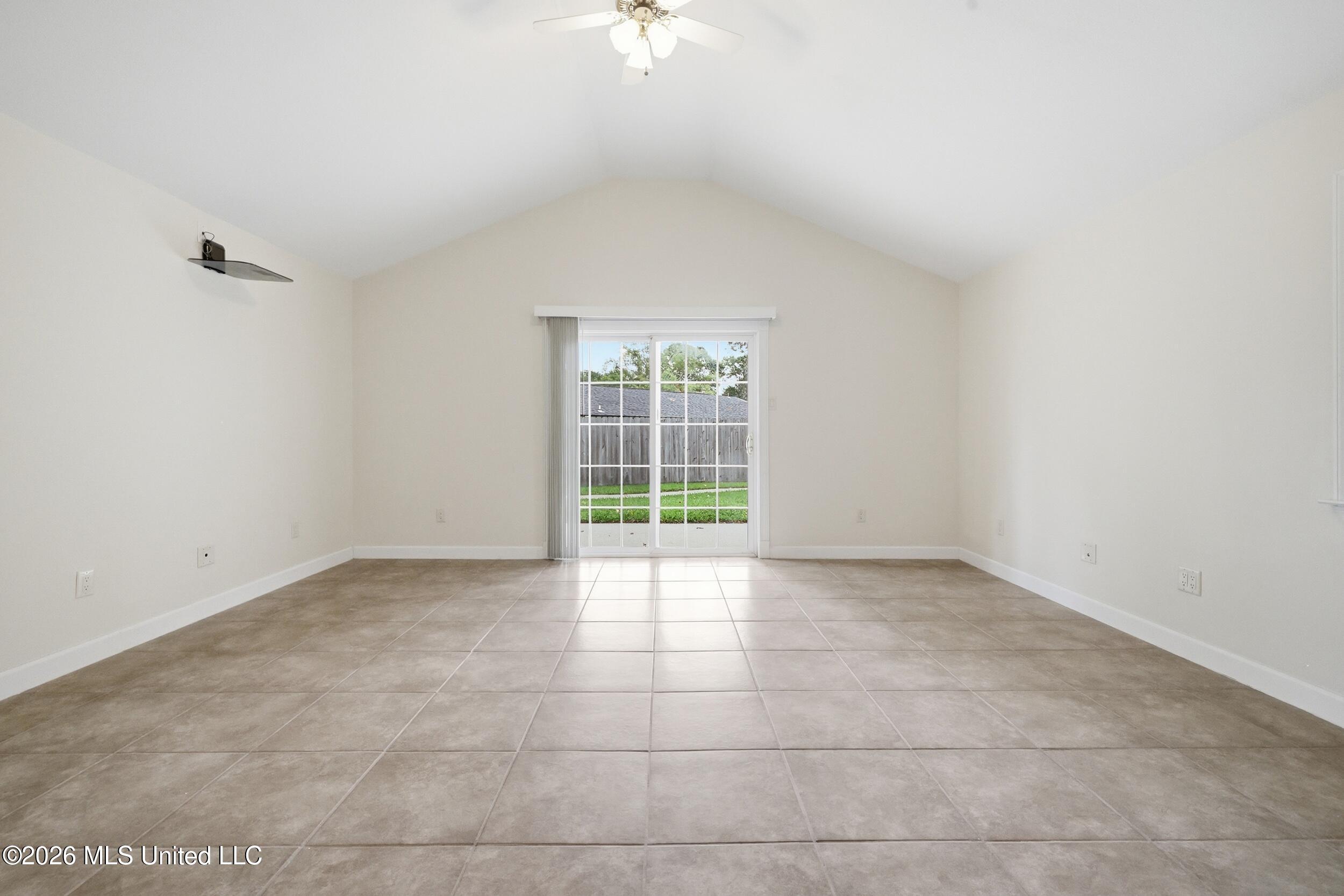 4000 Hillandale Drive Property Photo 13