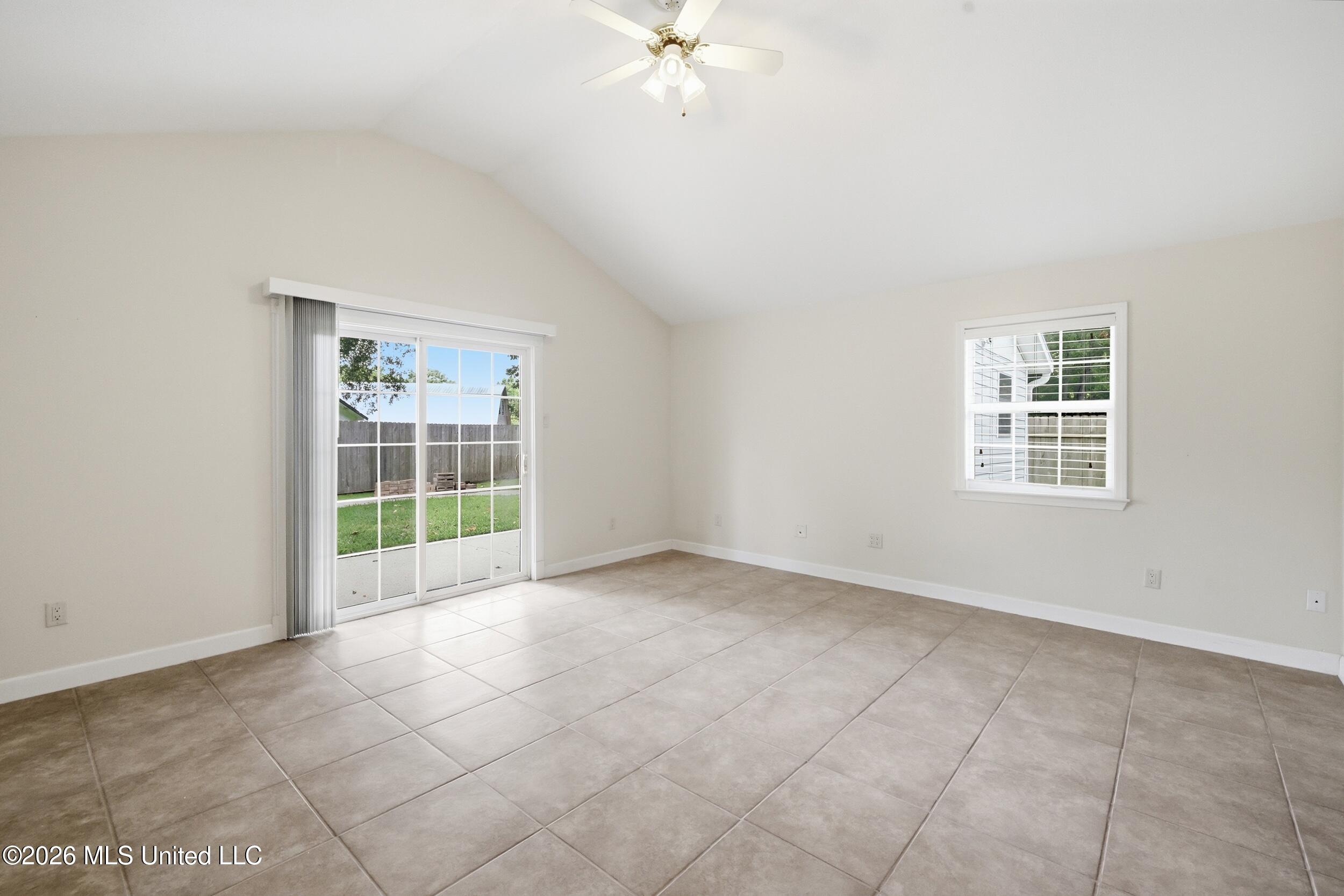 4000 Hillandale Drive Property Photo 14
