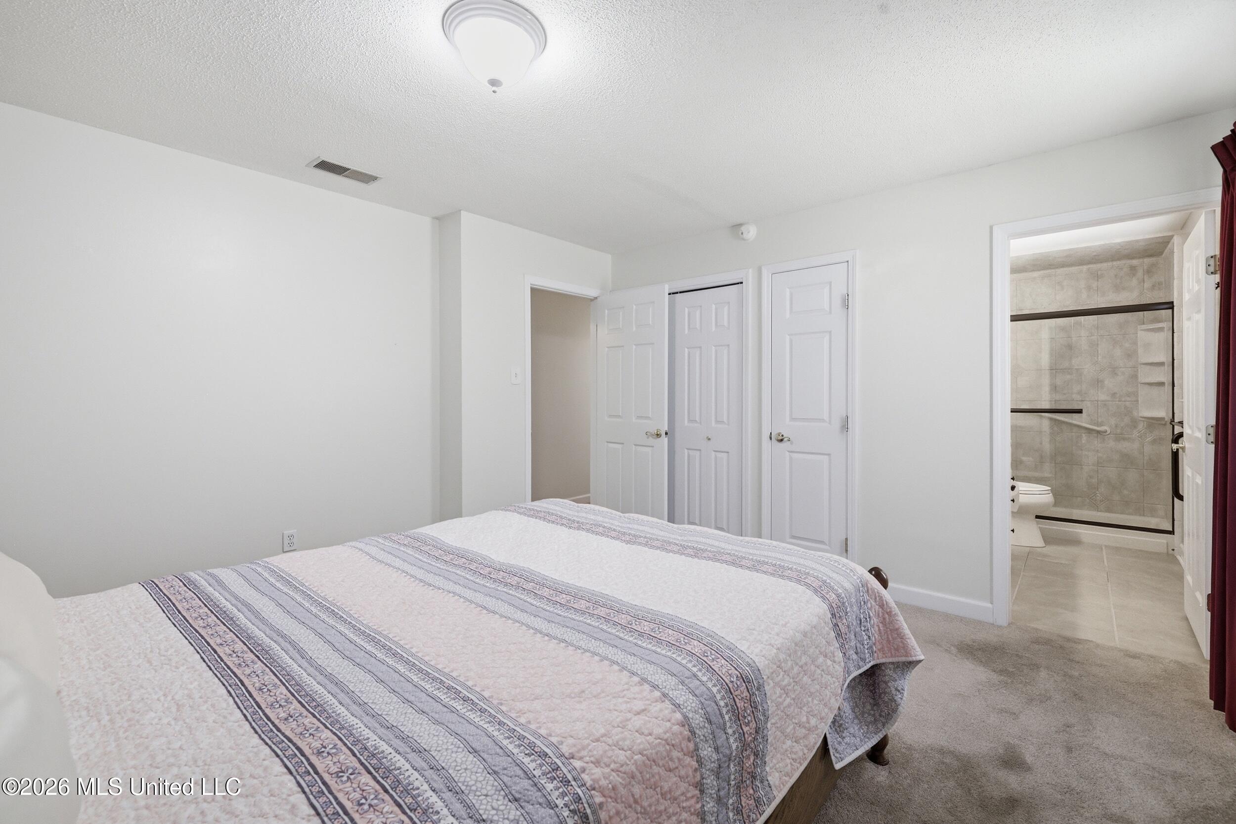 4000 Hillandale Drive Property Photo 21