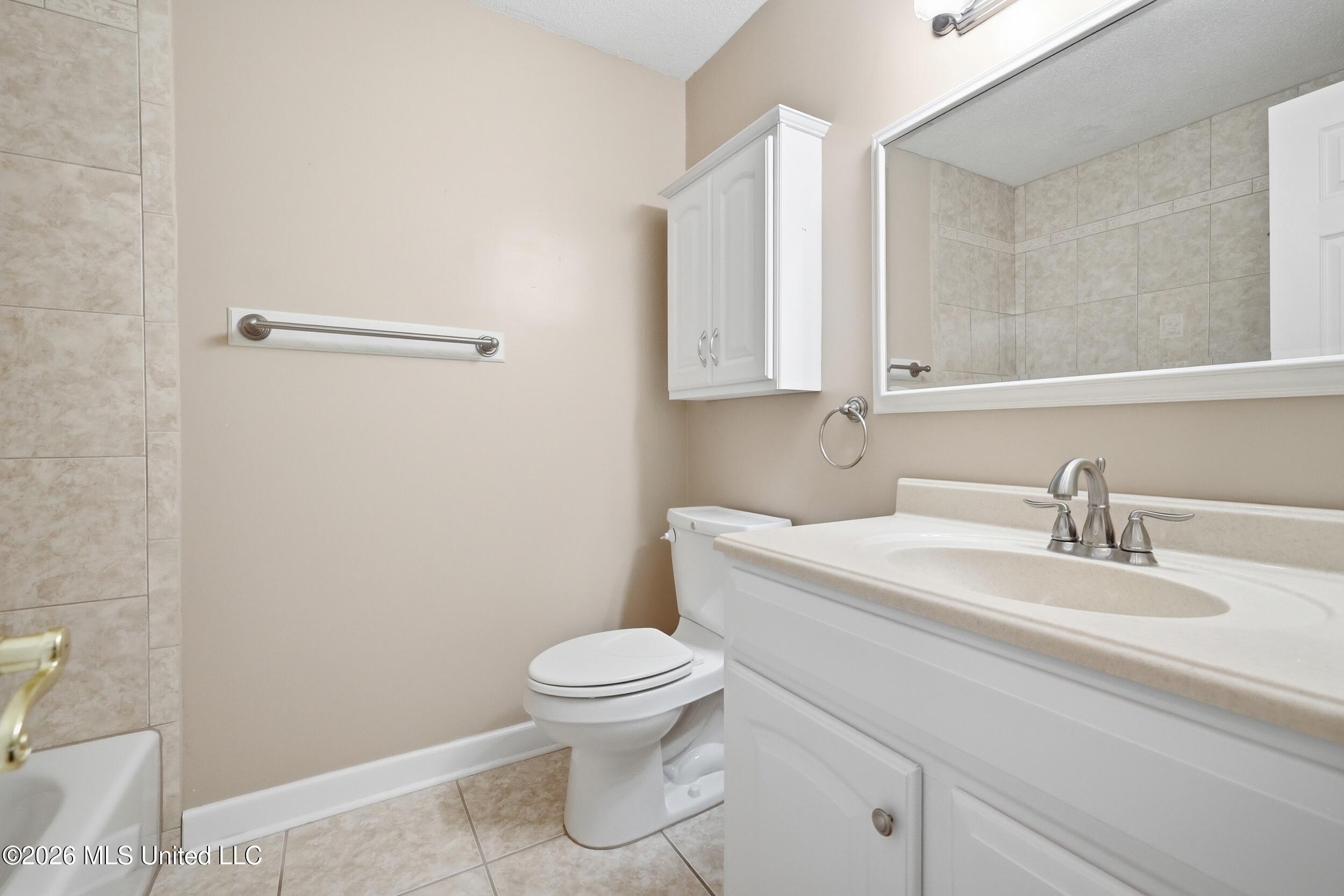 4000 Hillandale Drive Property Photo 25