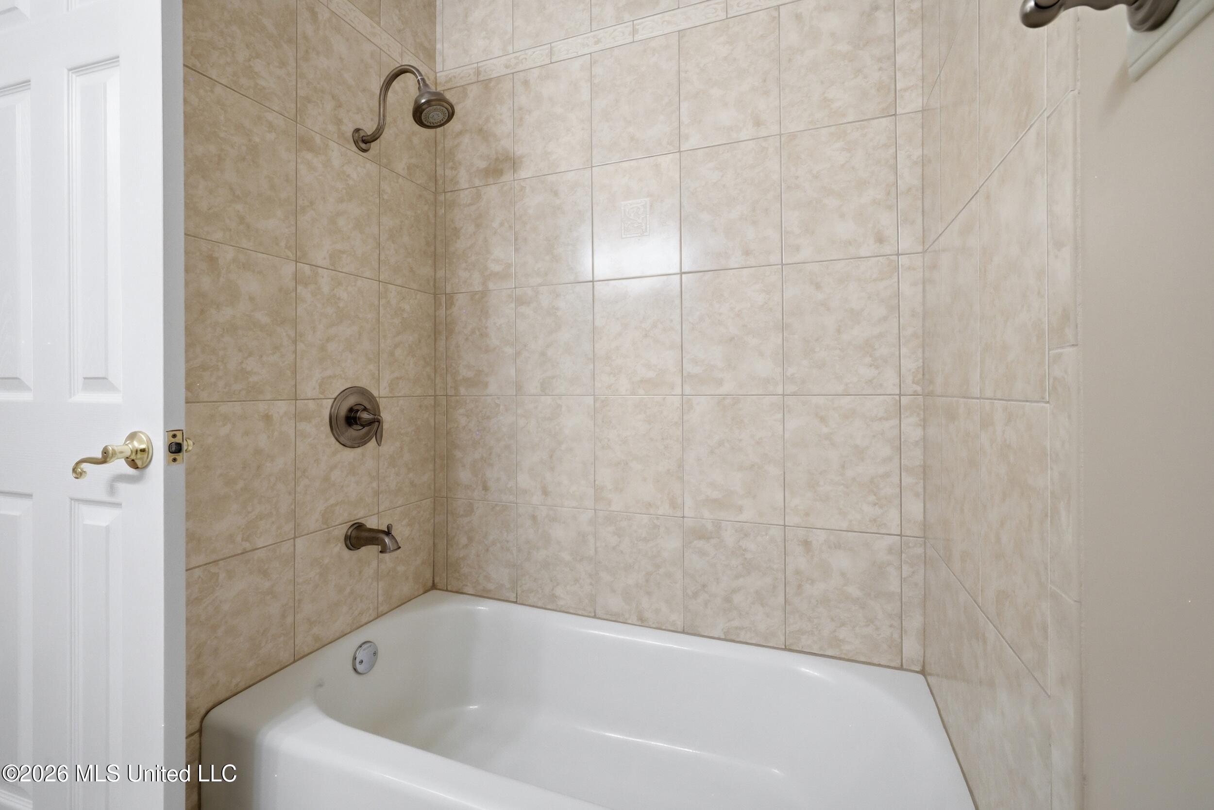 4000 Hillandale Drive Property Photo 26