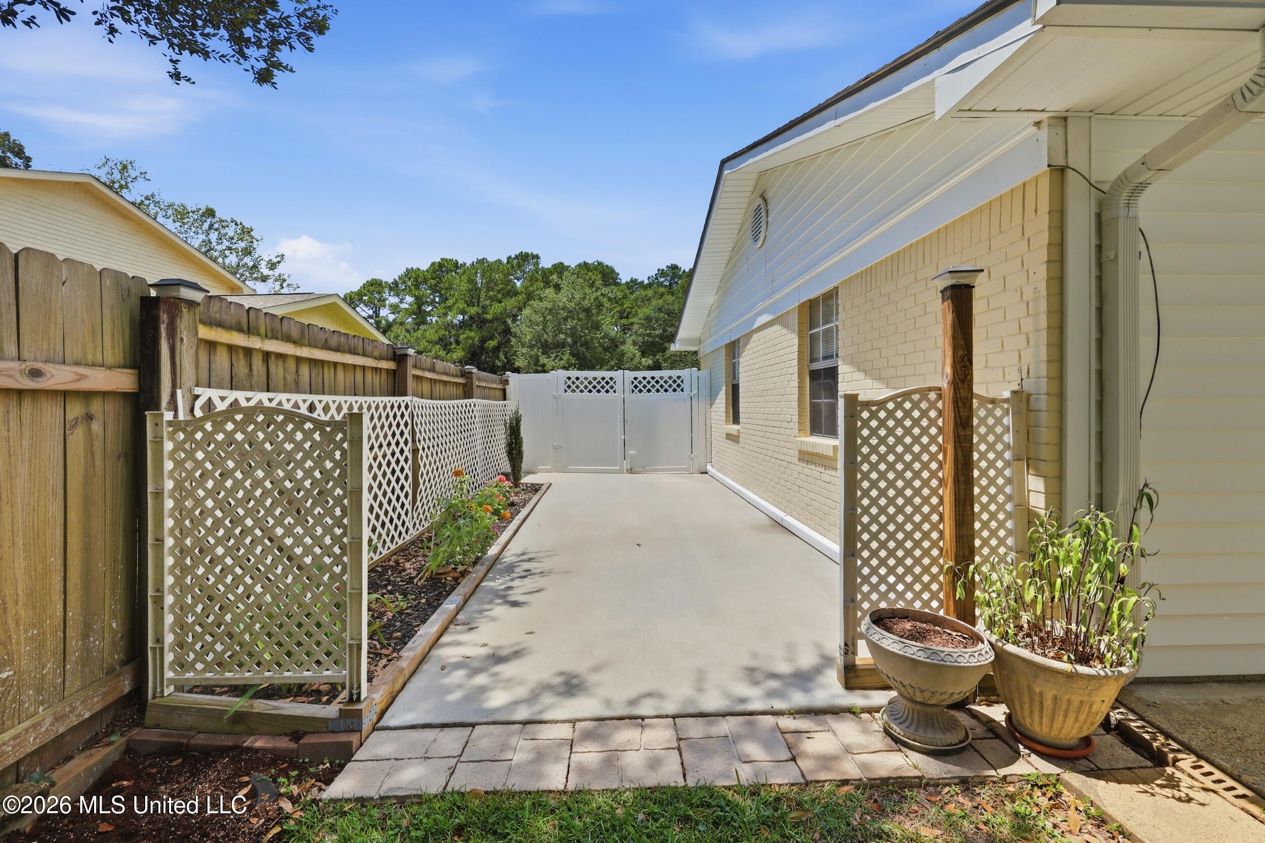 4000 Hillandale Drive Property Photo 41