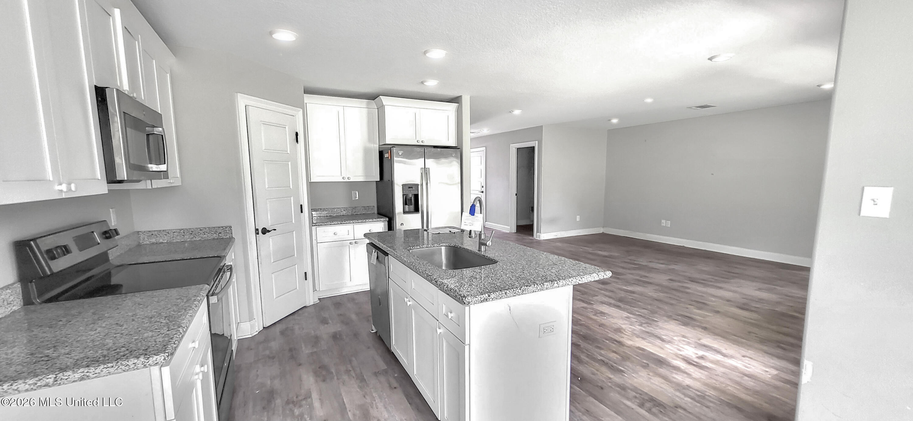 18079 Crane Ridge Cove Property Photo 3