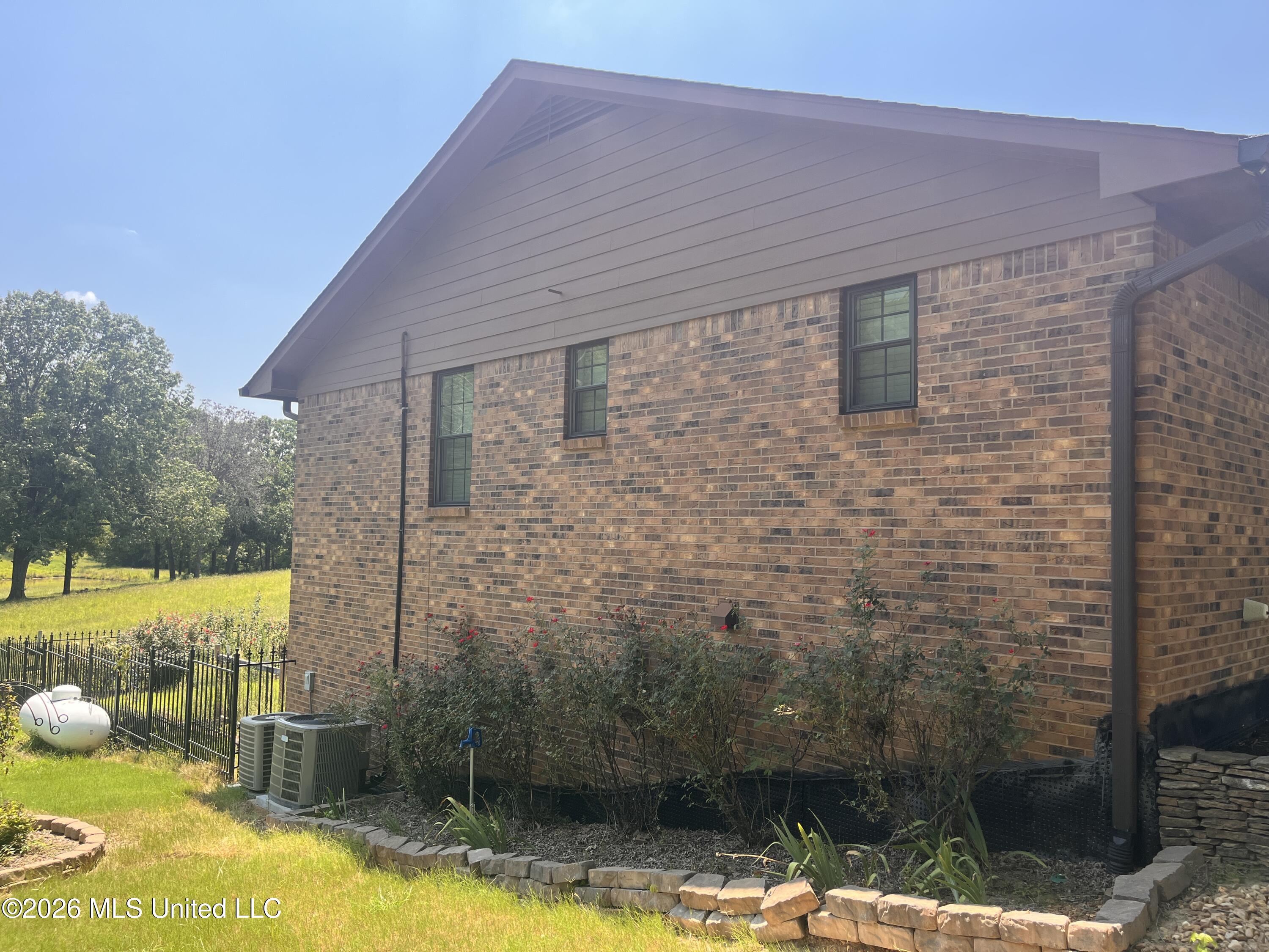 321 Odom Road Property Photo 4
