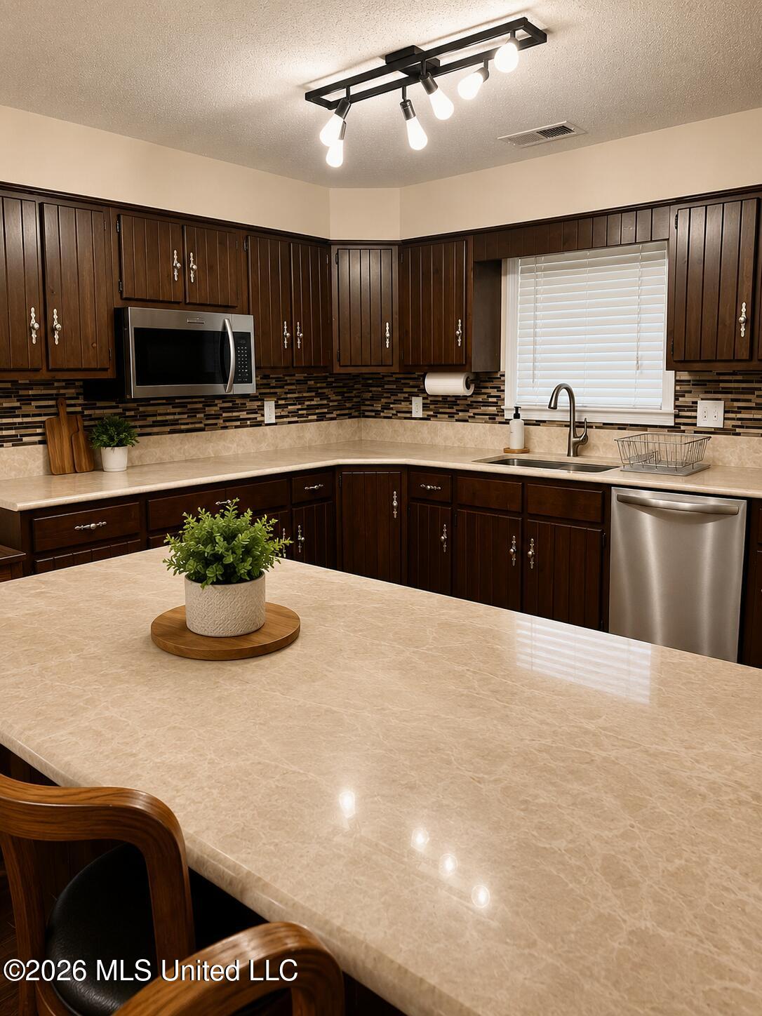 321 Odom Road Property Photo 9
