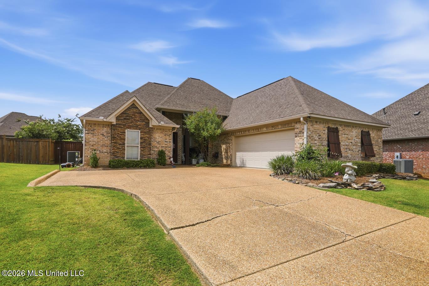 218 Emerald Circle