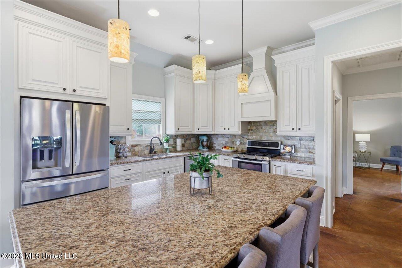 218 Emerald Circle Property Photo 8