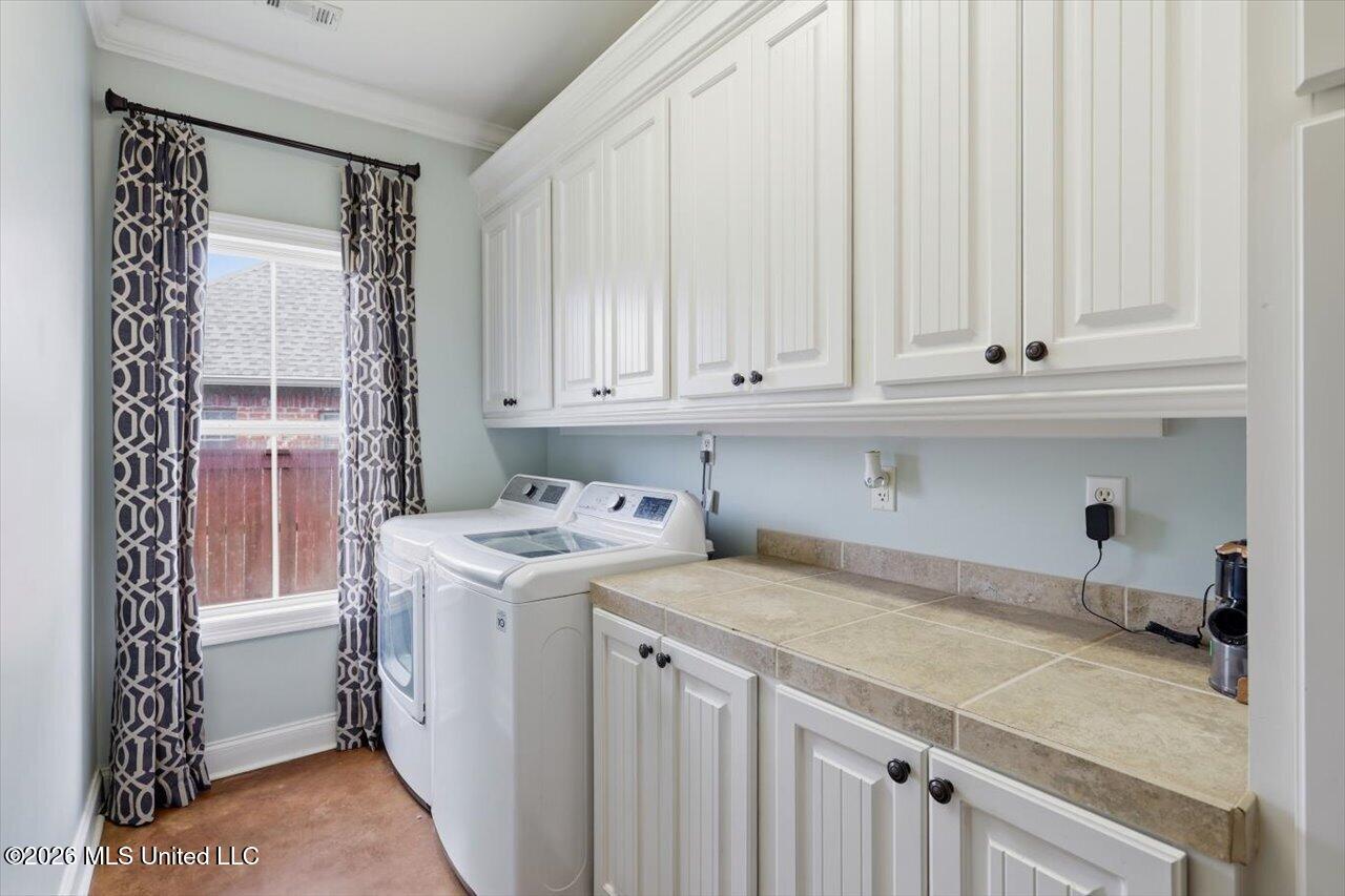 218 Emerald Circle Property Photo 16
