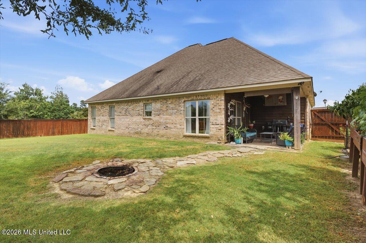 218 Emerald Circle Property Photo 30