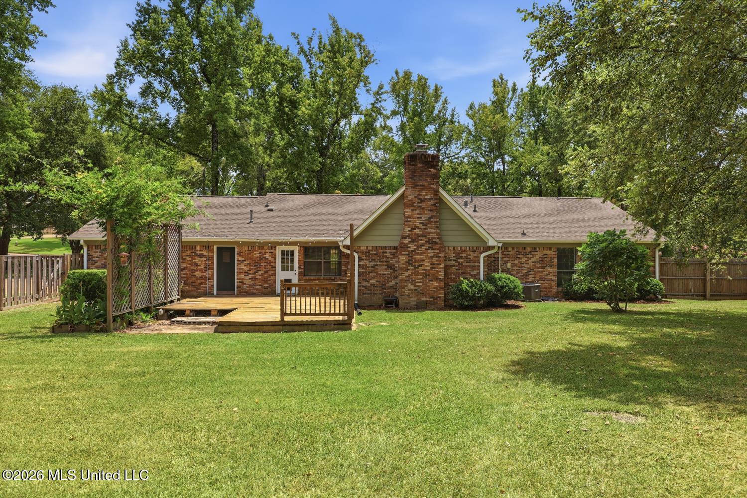 612 Trailwood Drive Property Photo 35