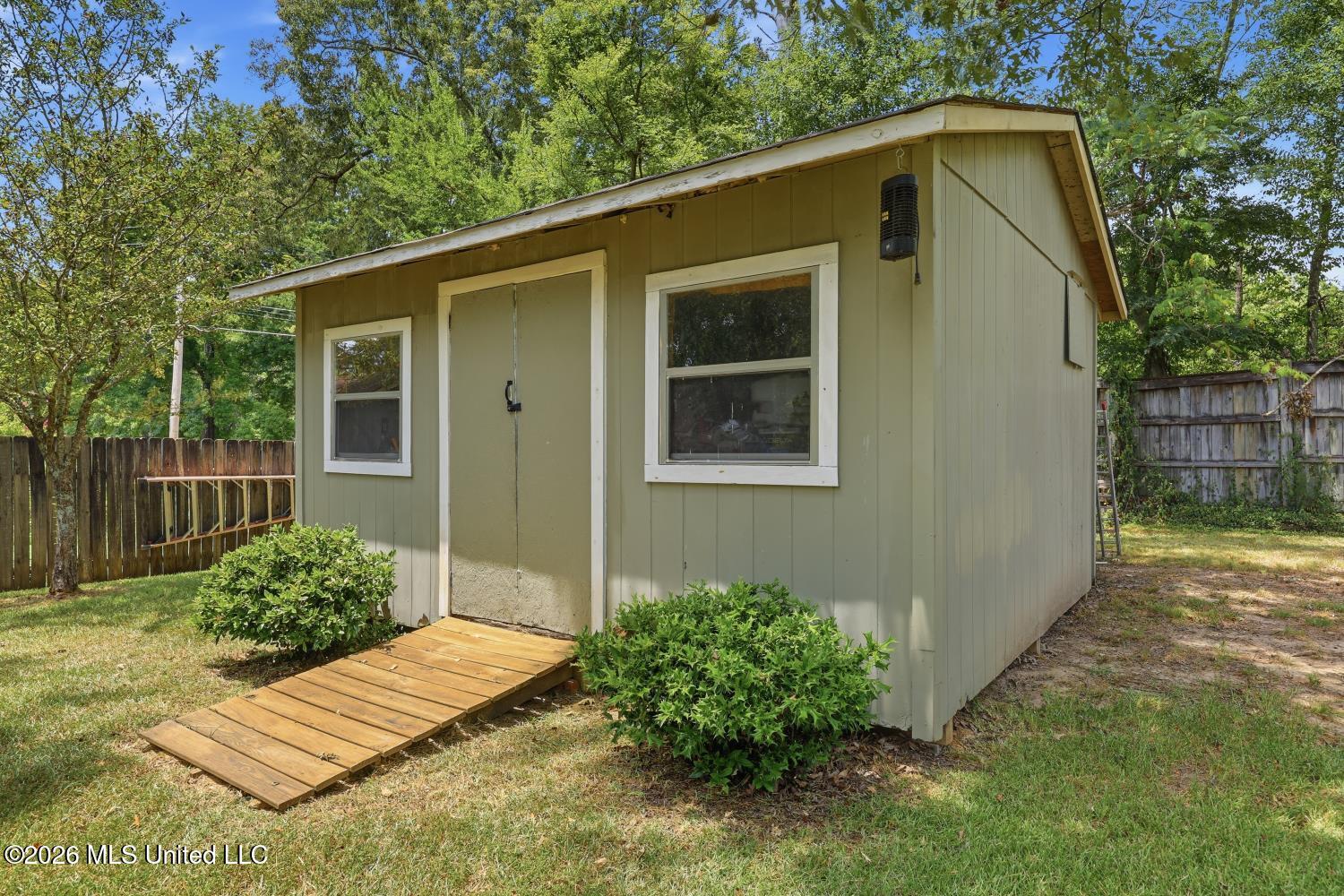 612 Trailwood Drive Property Photo 37