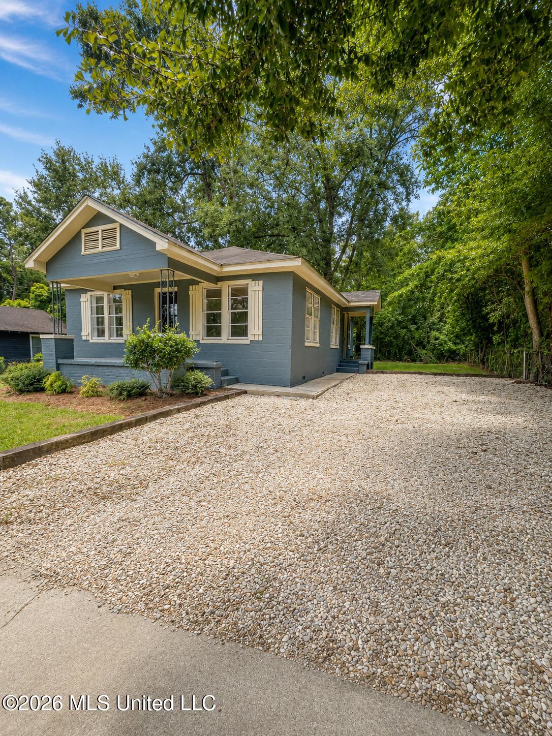 520 1st Street Property Photo 2