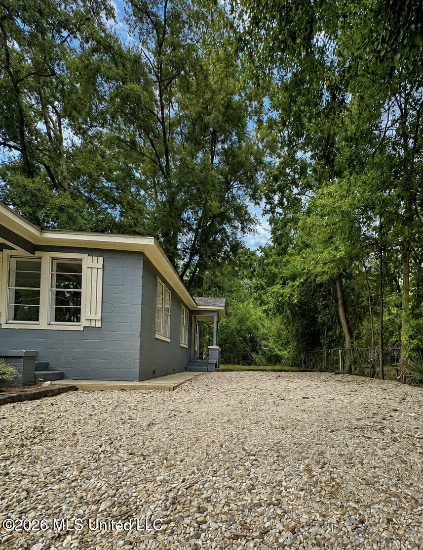 520 1st Street Property Photo 4