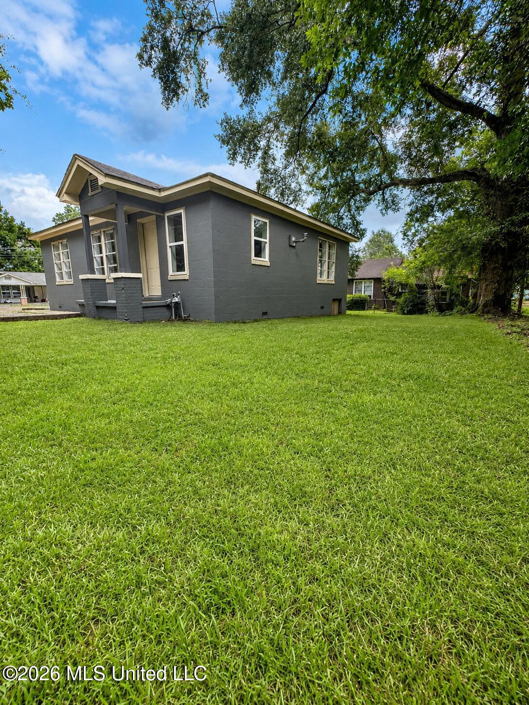 520 1st Street Property Photo 6