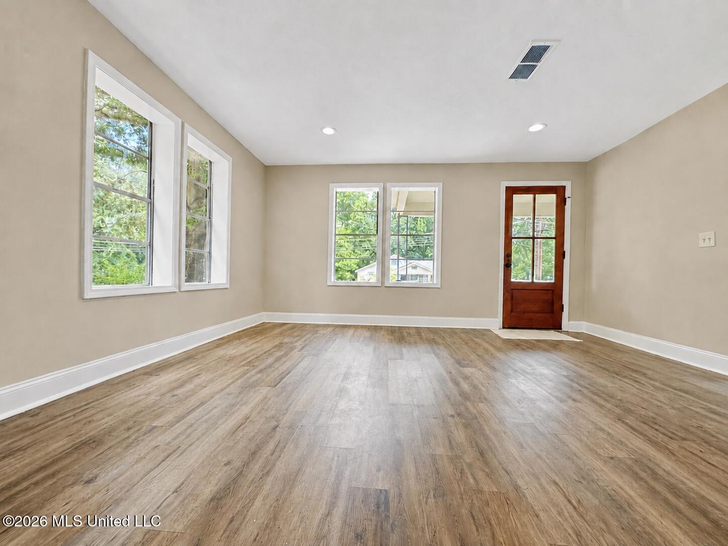 520 1st Street Property Photo 7