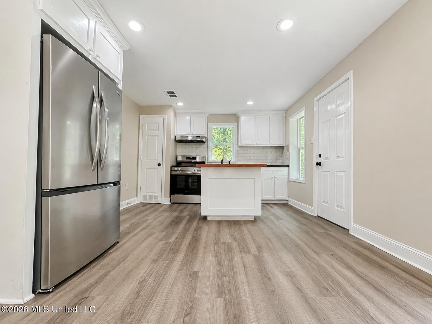 520 1st Street Property Photo 10