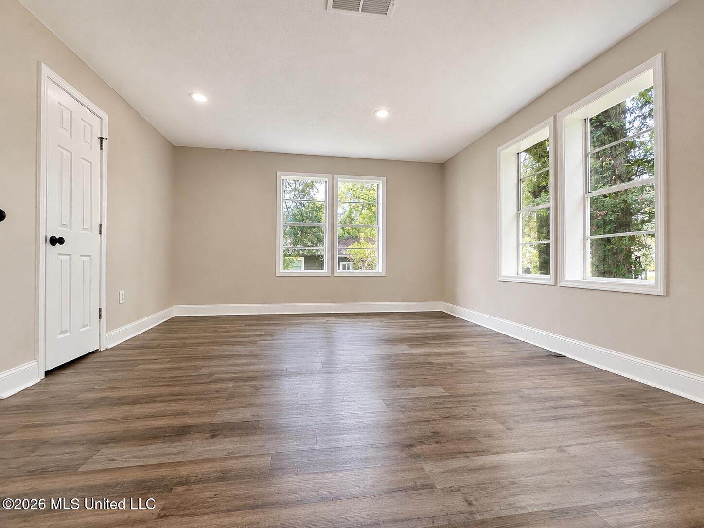 520 1st Street Property Photo 16