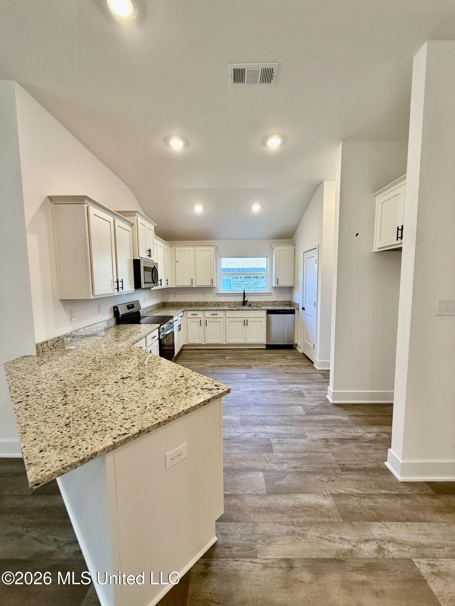 14164 Hartland Drive Property Photo 8