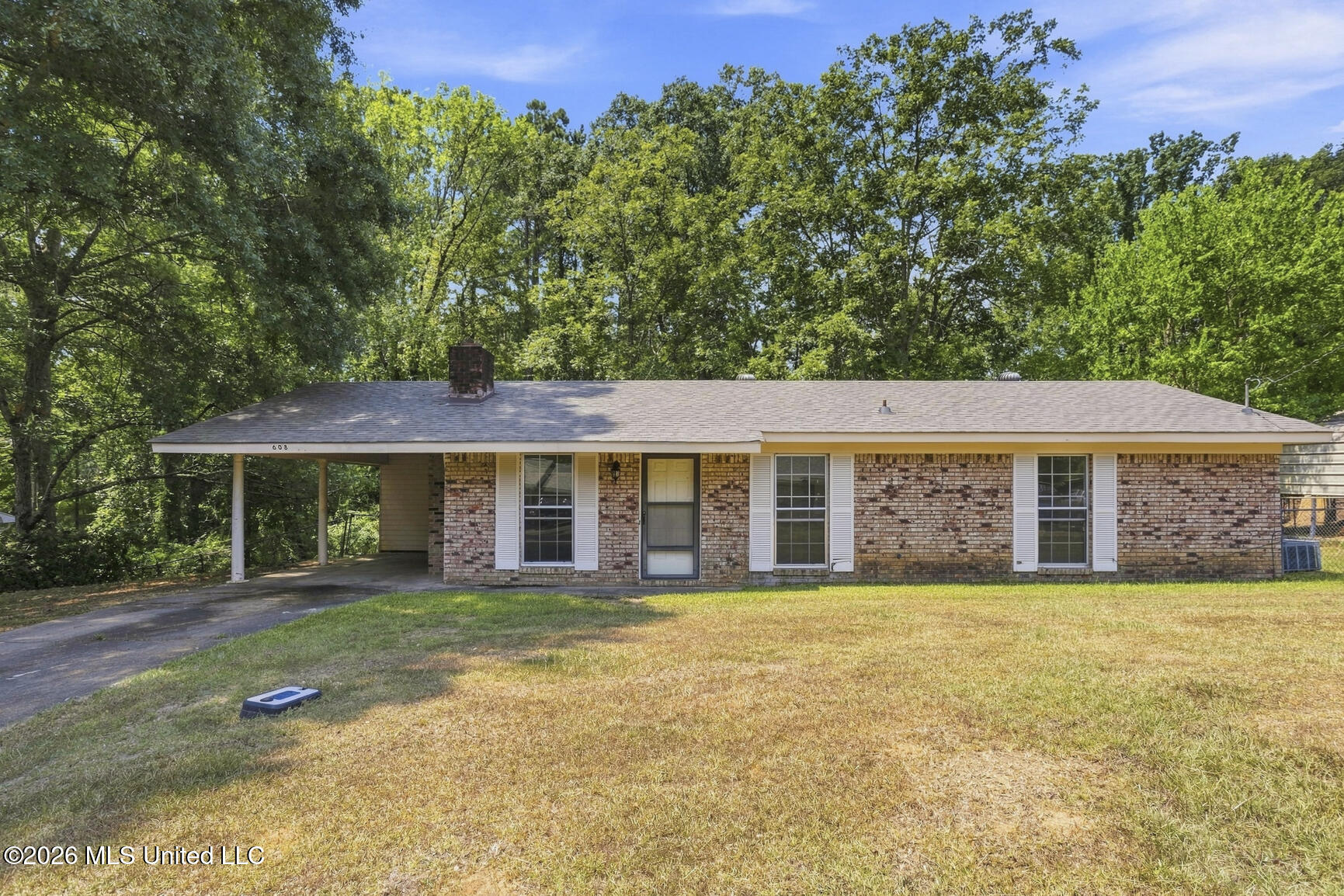 608 Simpson Circle Property Photo 1