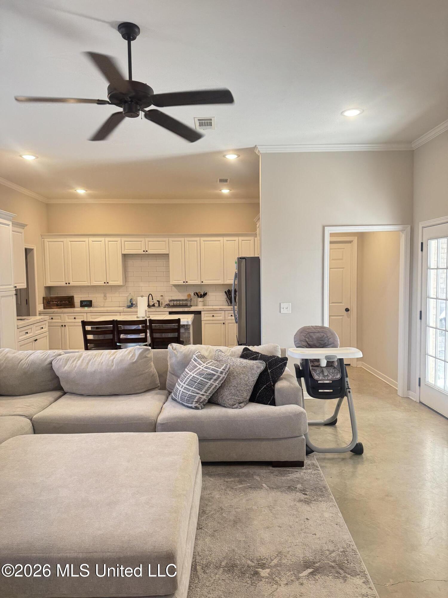 995 Filmore Drive Property Photo 3