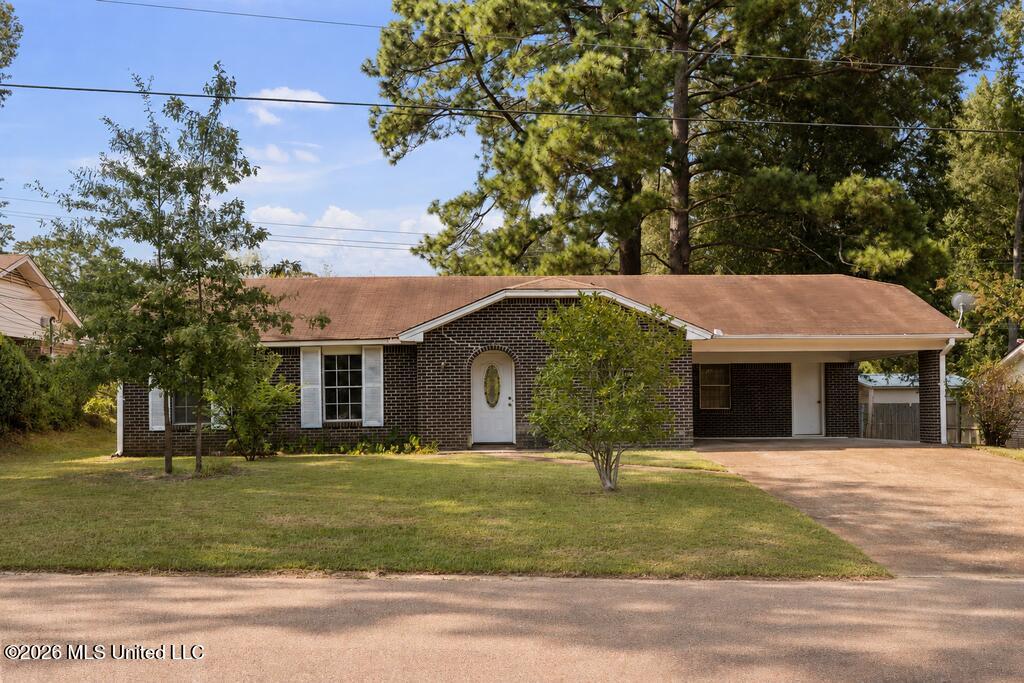 2853 Pine Circle Drive Property Photo 1