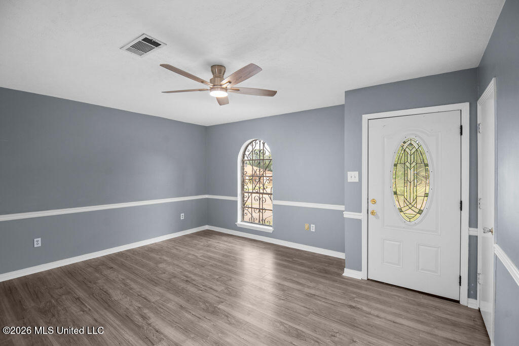 2853 Pine Circle Drive Property Photo 3