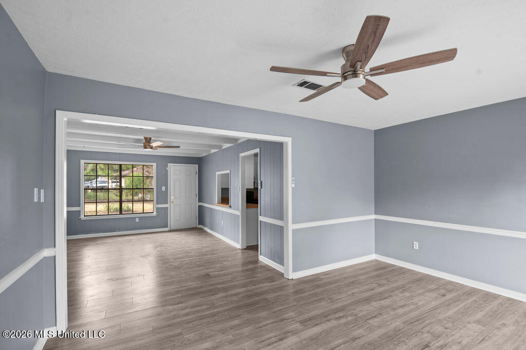 2853 Pine Circle Drive Property Photo 4