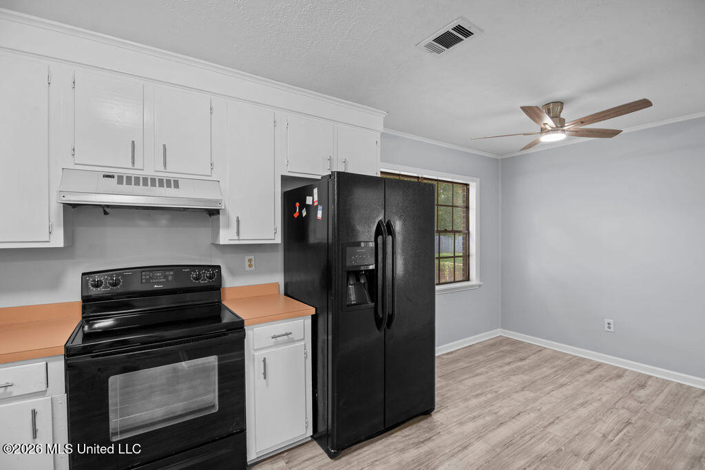 2853 Pine Circle Drive Property Photo 7